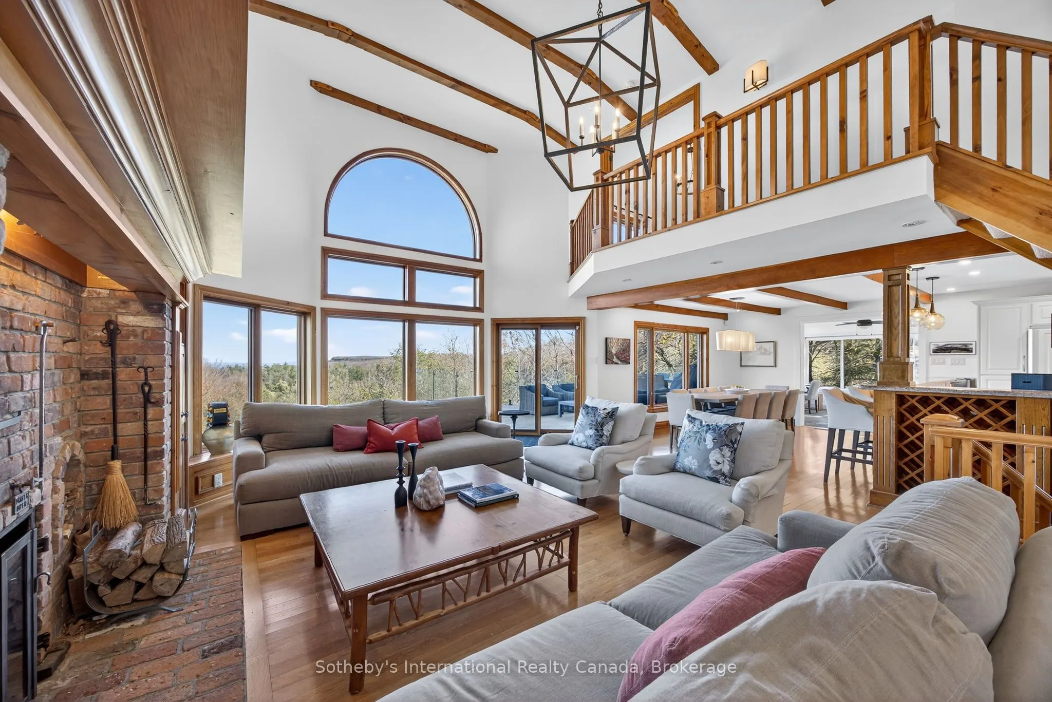 589374 19 Grey Road