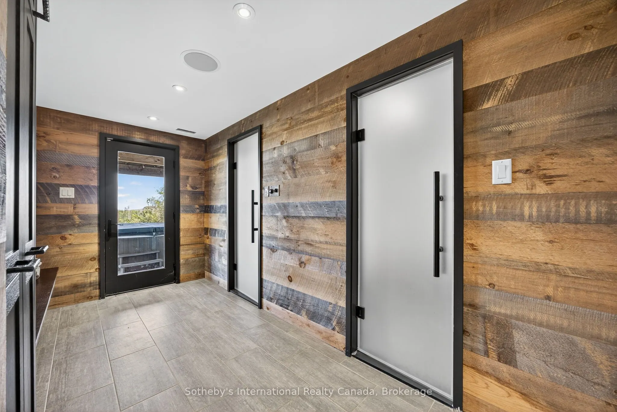 589374 19 Grey Road