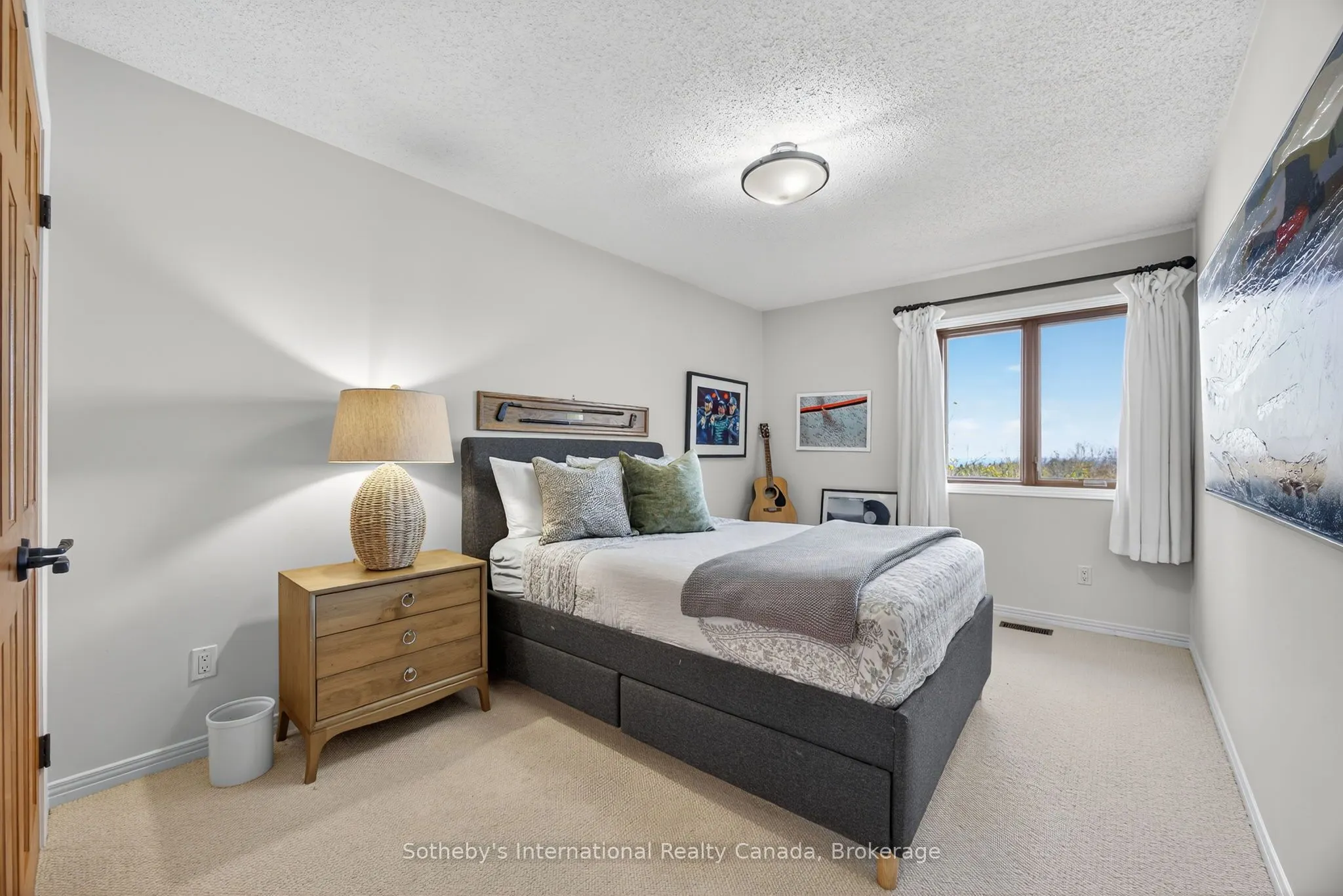 589374 19 Grey Road