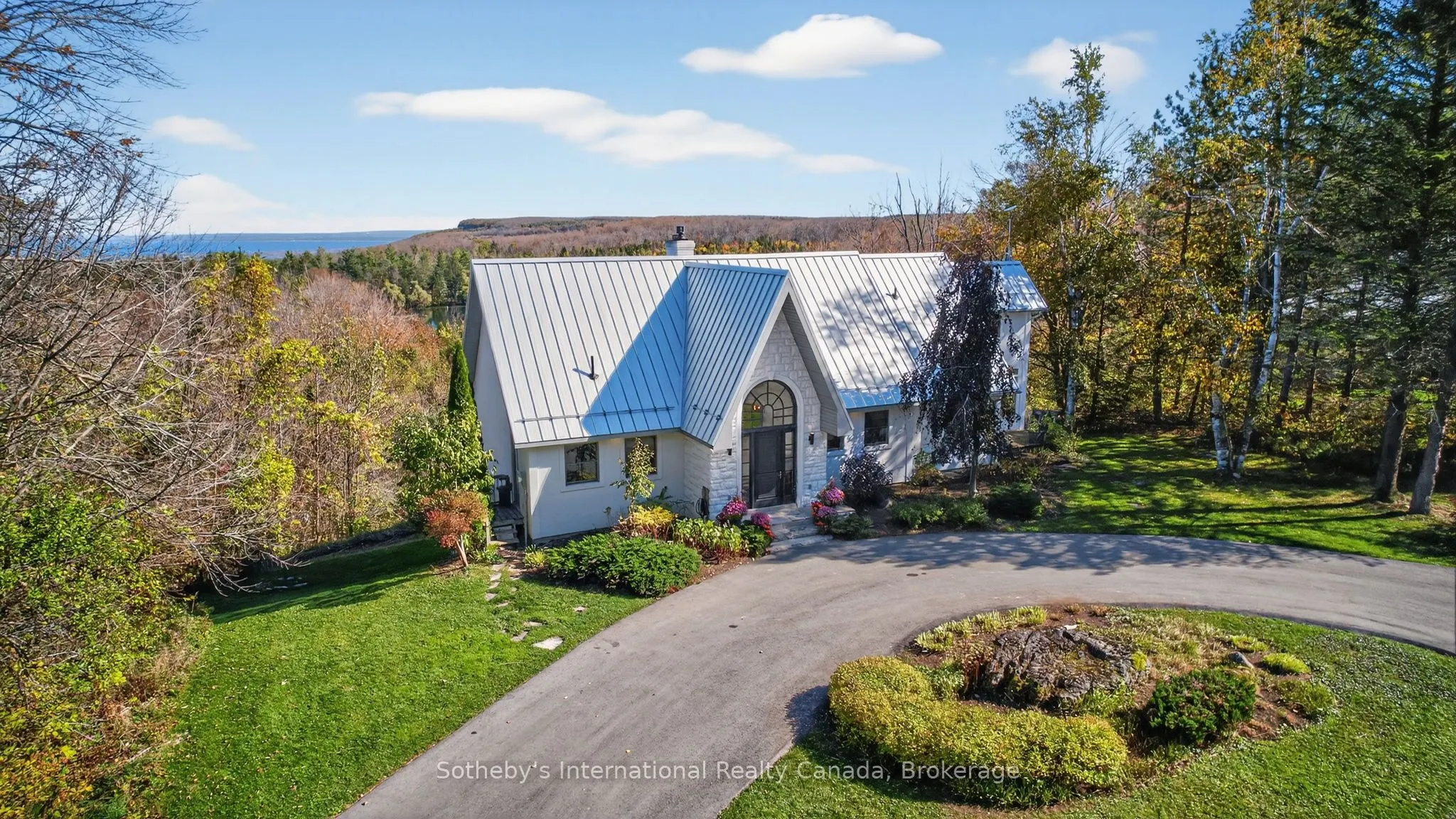 589374 19 Grey Road