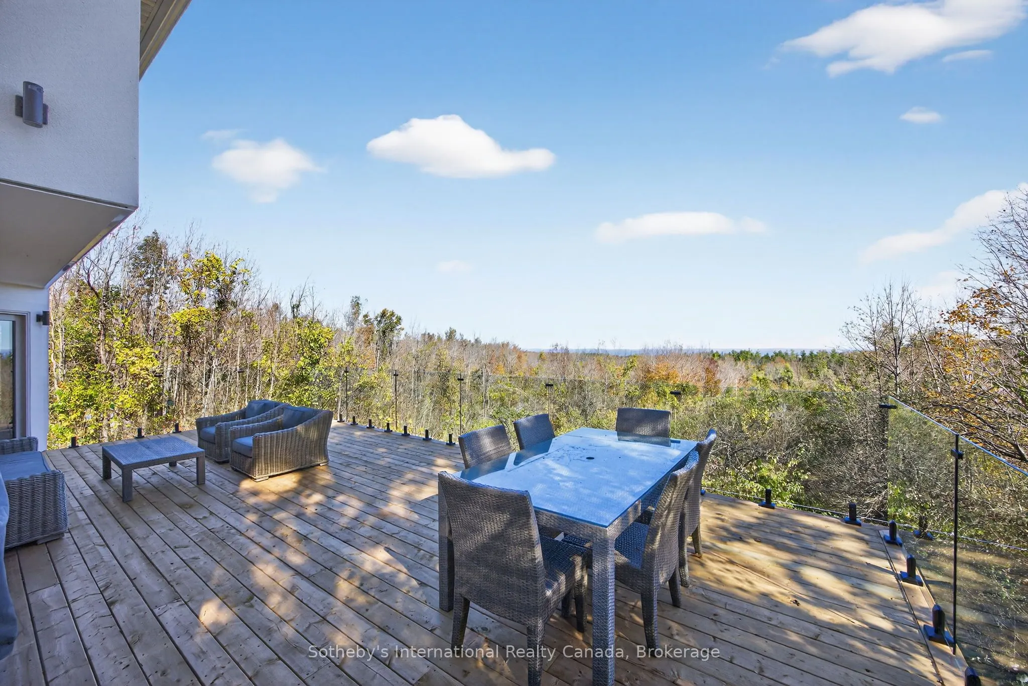 589374 19 Grey Road