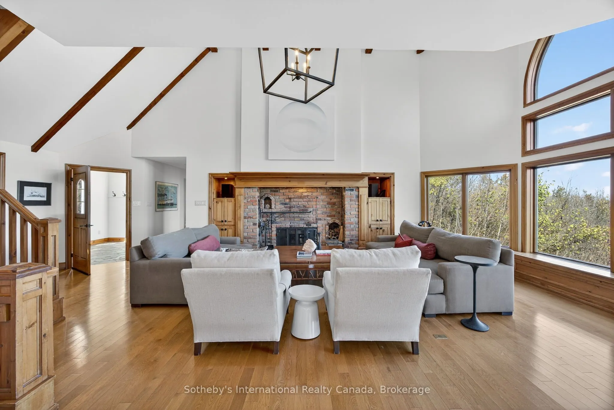 589374 19 Grey Road