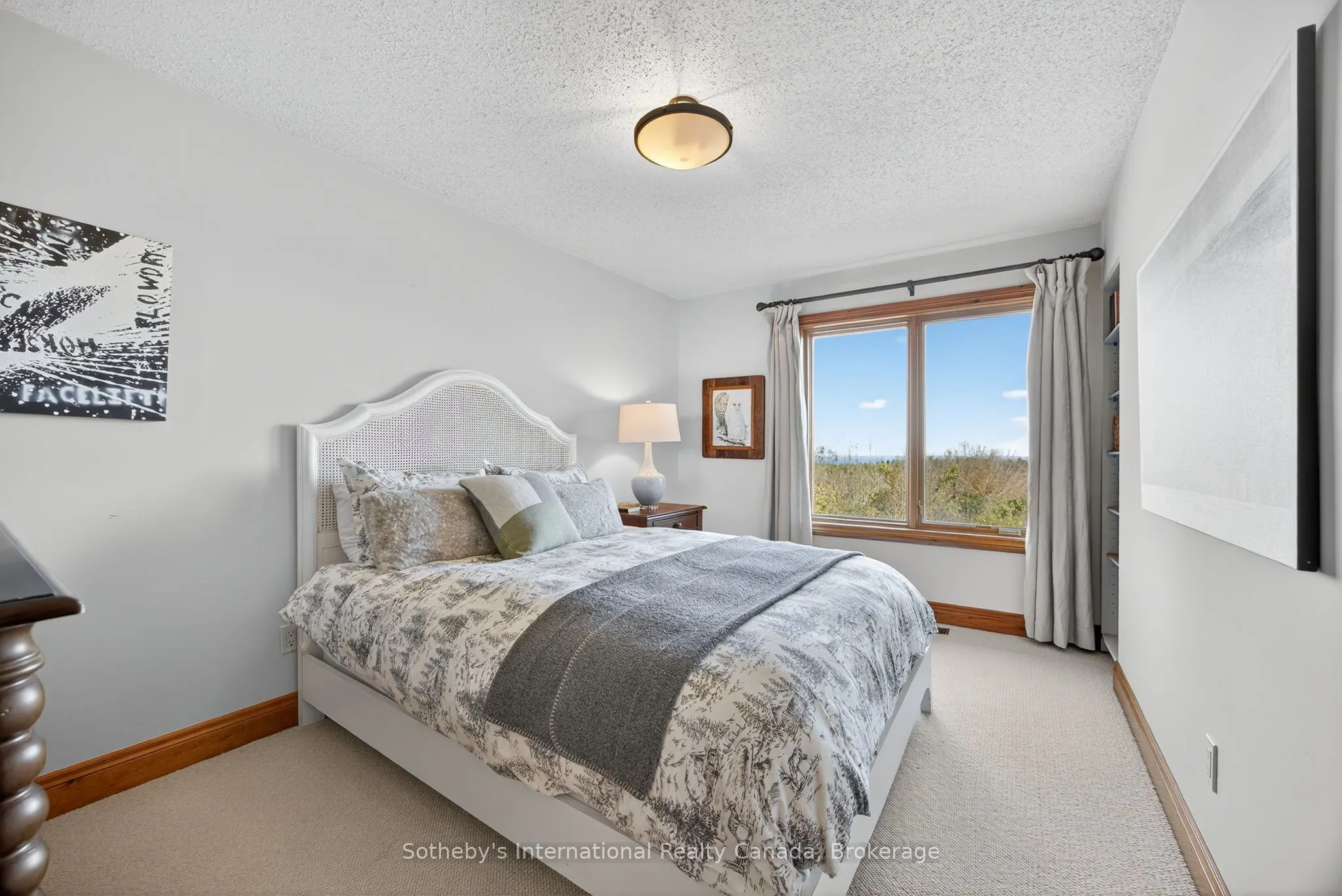 589374 19 Grey Road