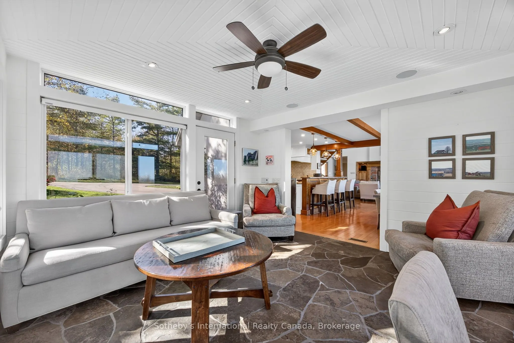 589374 19 Grey Road
