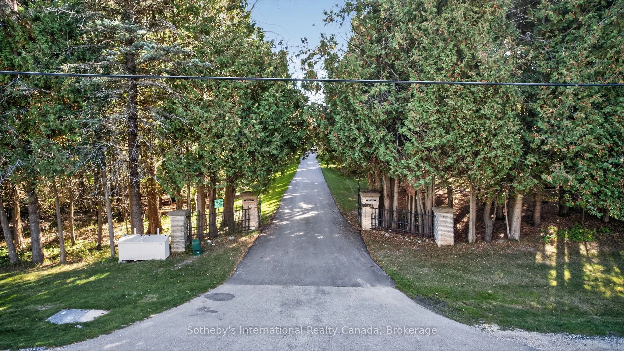 589374 19 Grey Road