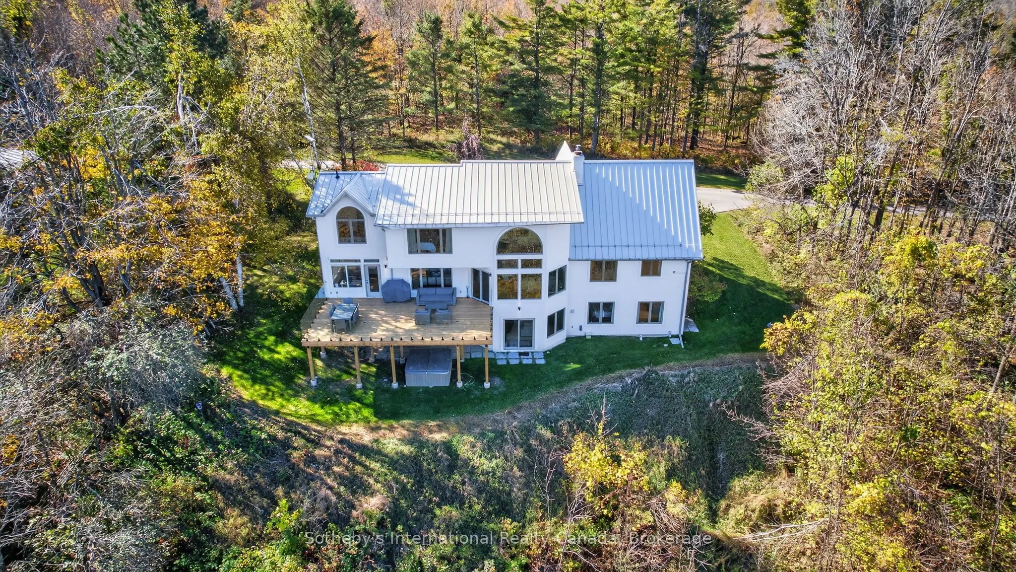 589374 19 Grey Road