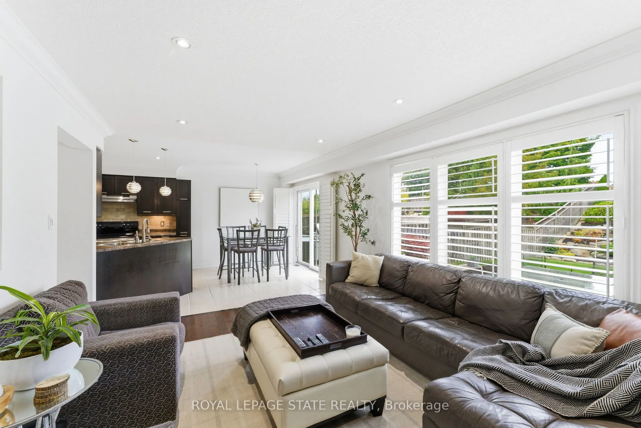 198 Springvalley Crescent