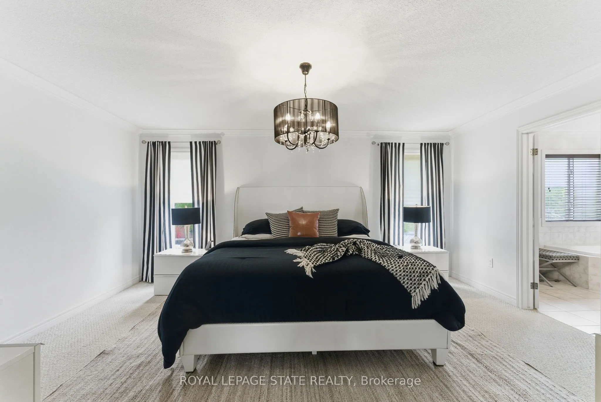 198 Springvalley Crescent