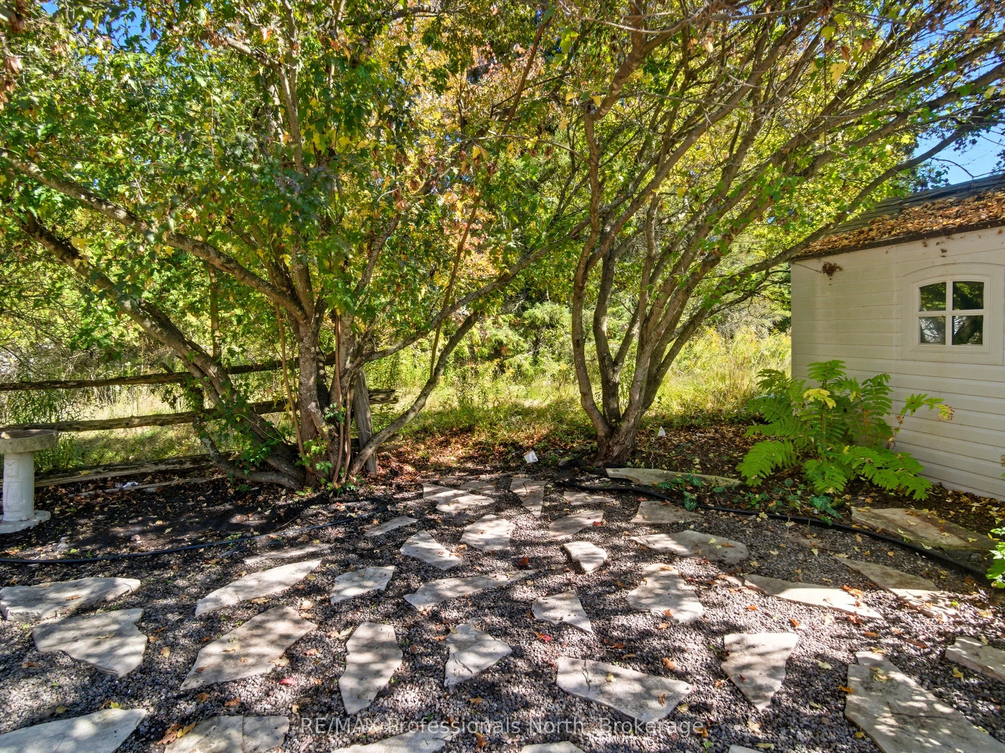 17 KEALL Crescent