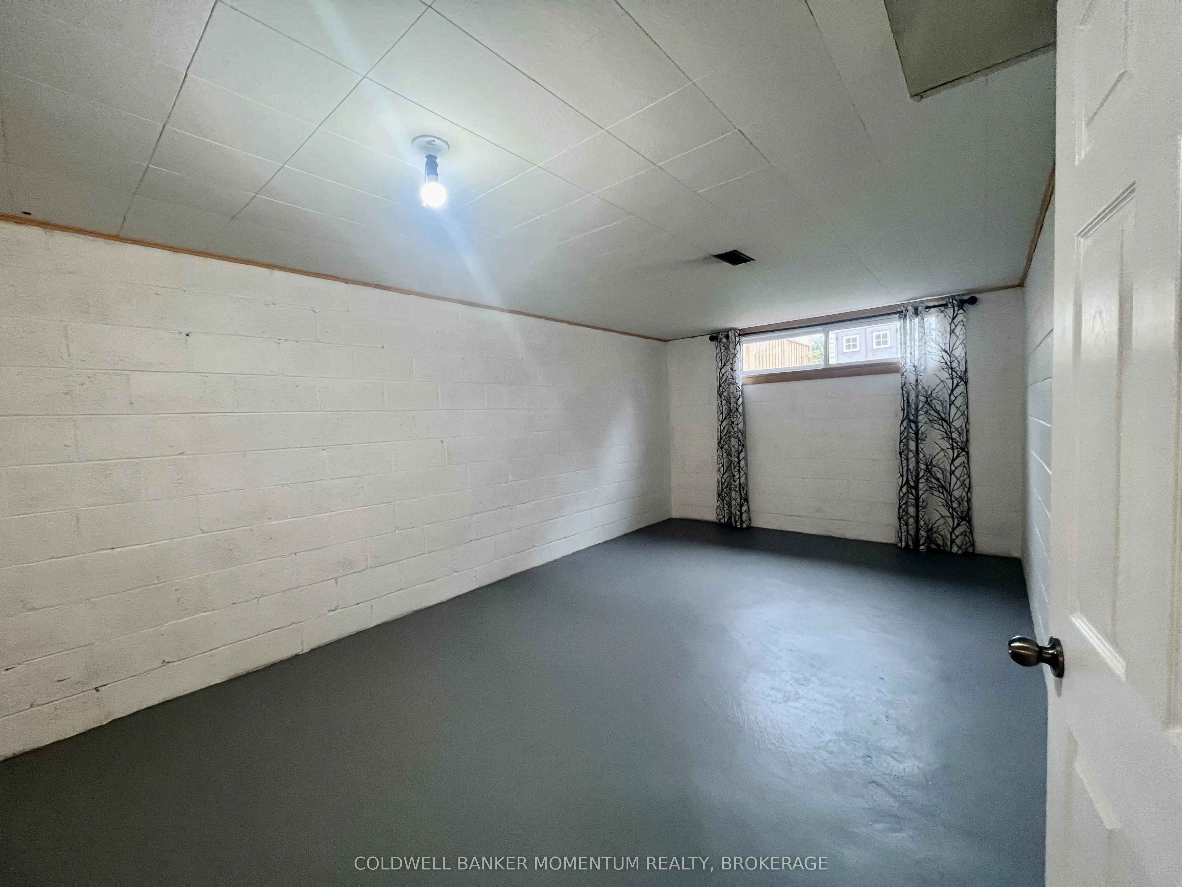 17 1/2 Whitworth Street