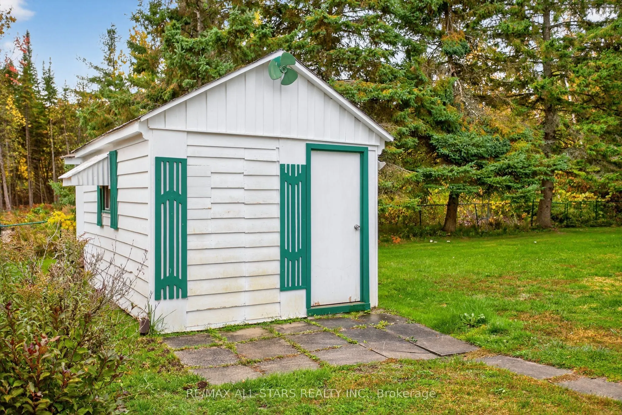 104 Trent Canal Road