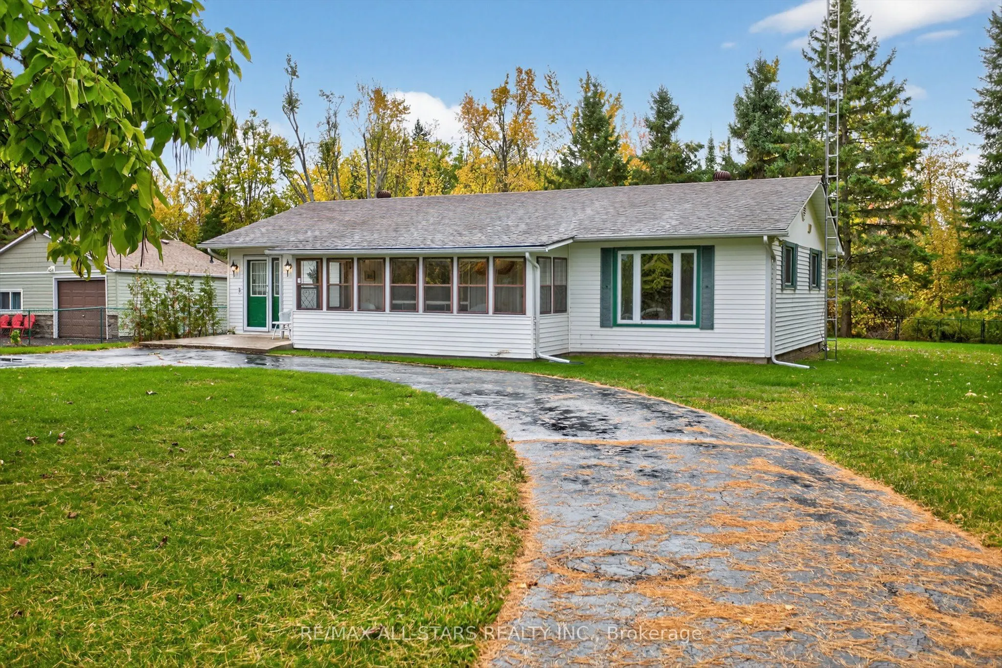 104 Trent Canal Road