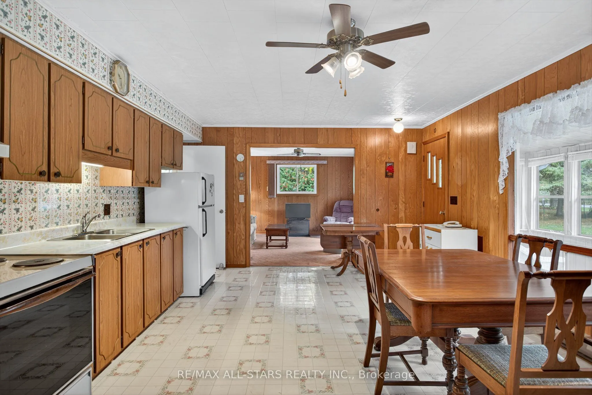 104 Trent Canal Road