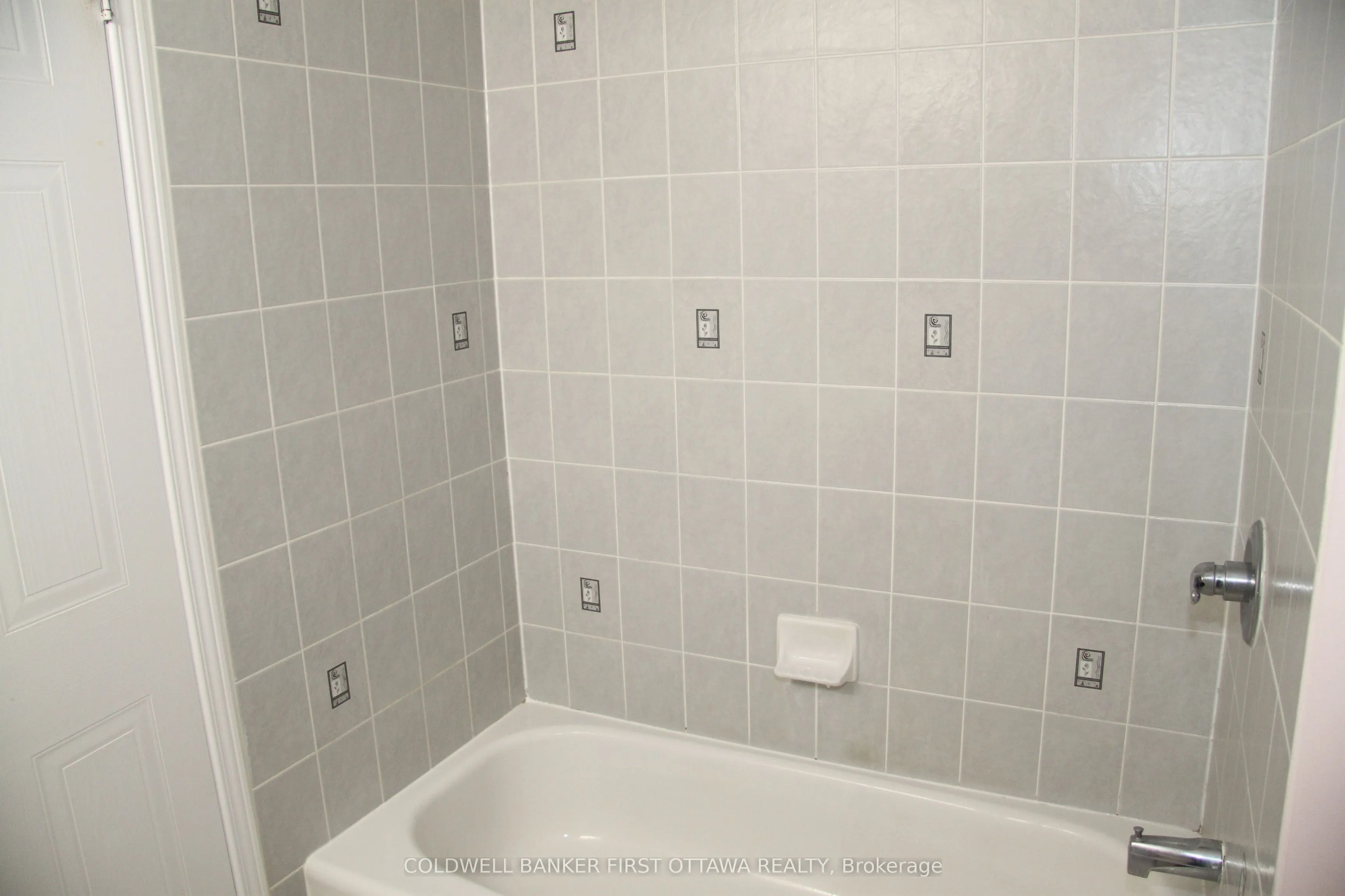 56 Beaucache Private W, #18