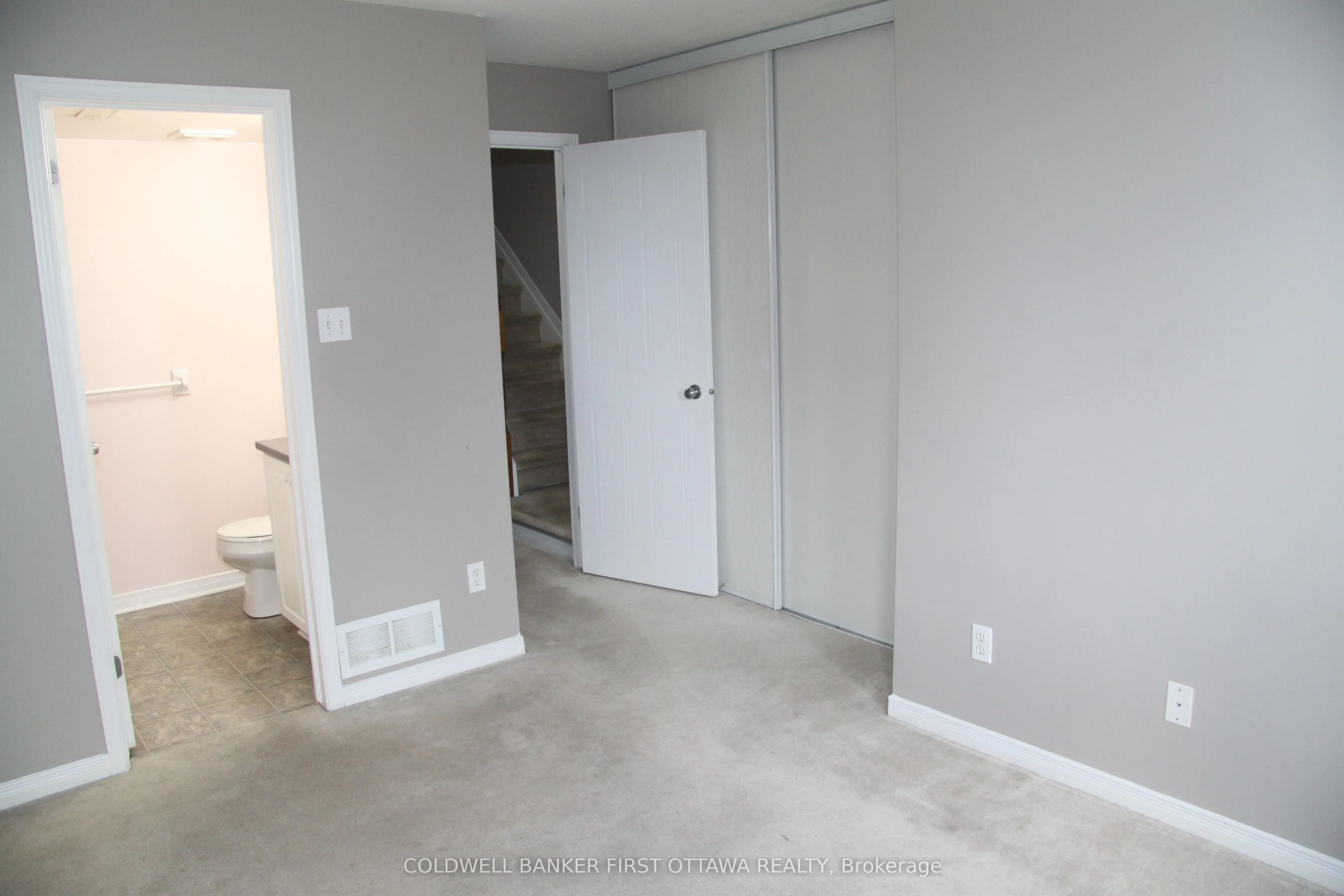 56 Beaucache Private W, #18