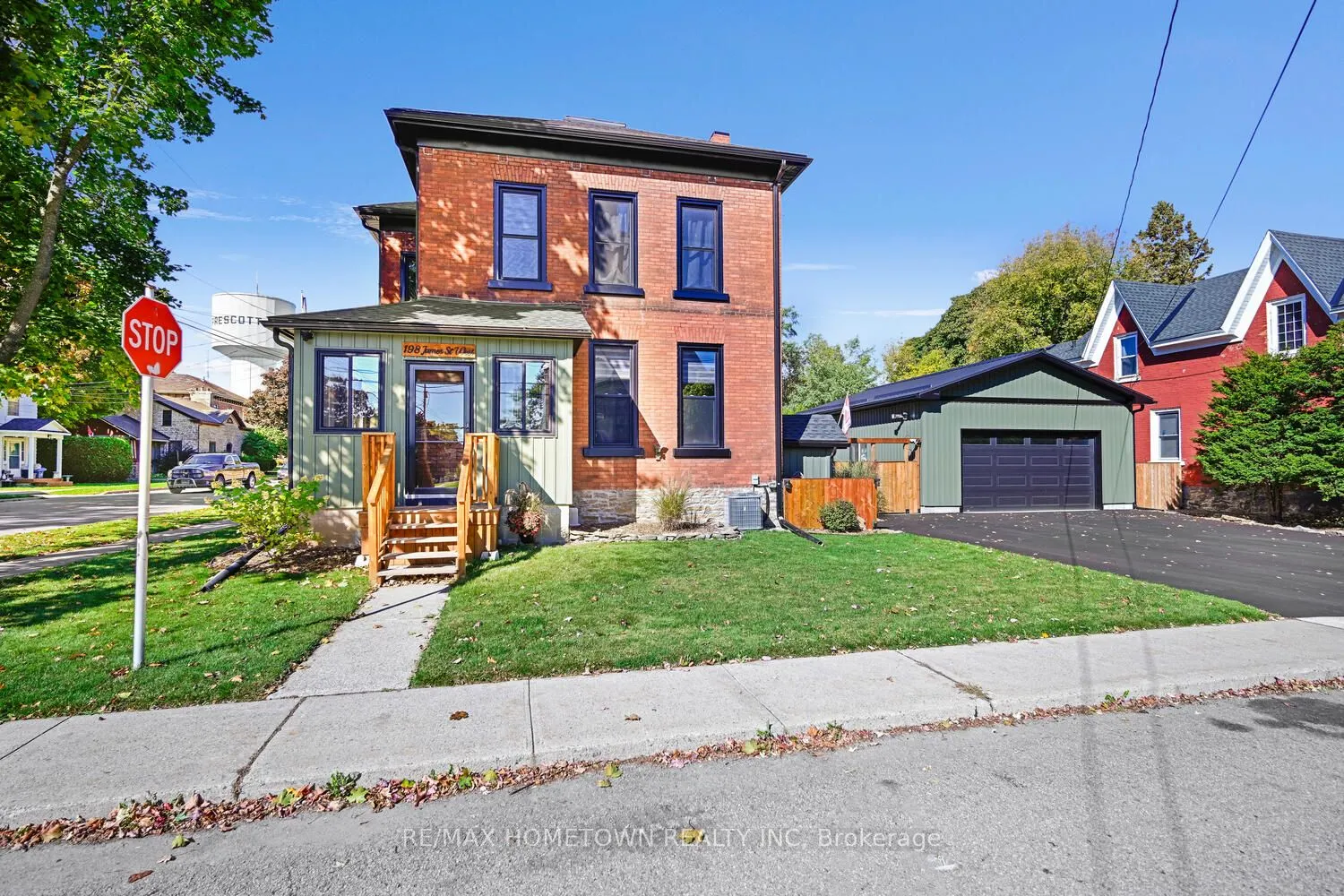198 James Street W