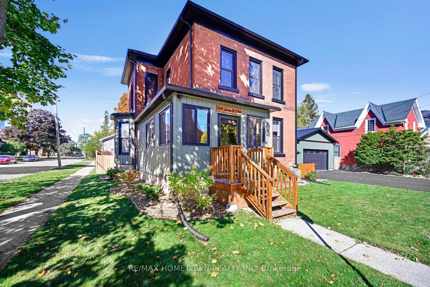 198 James Street W