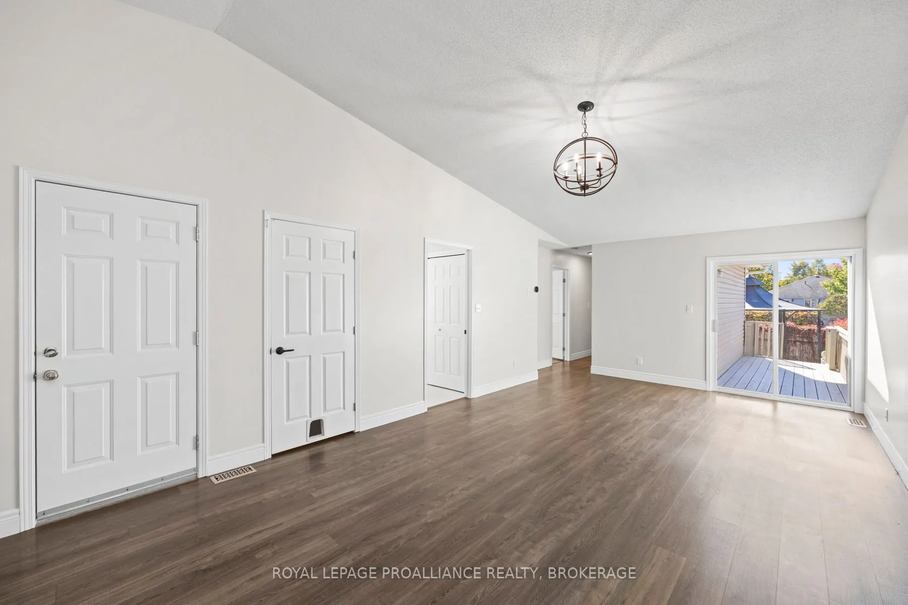 472 Freeman Crescent
