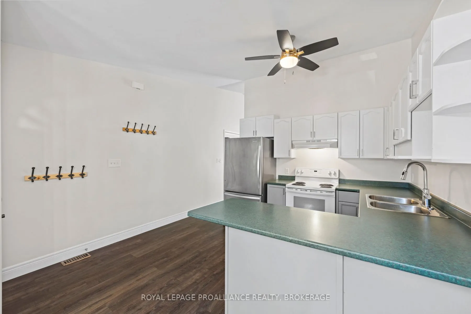 472 Freeman Crescent