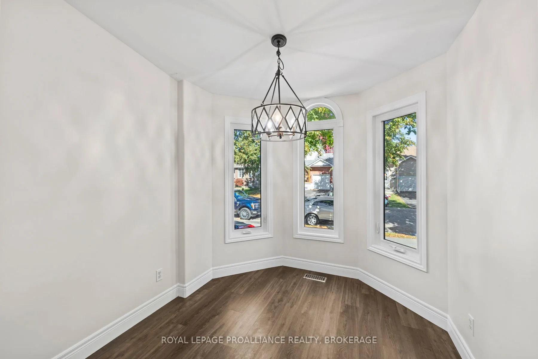 472 Freeman Crescent