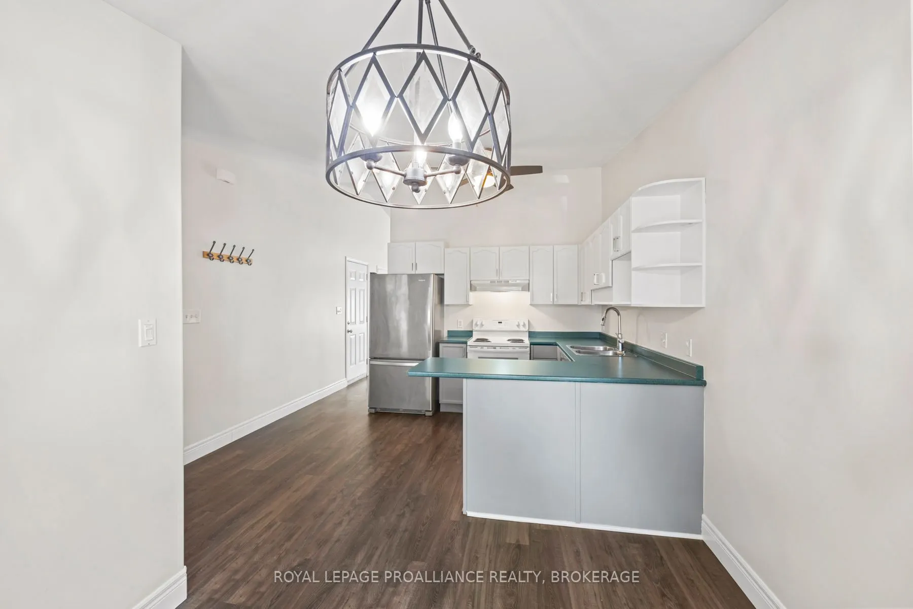 472 Freeman Crescent
