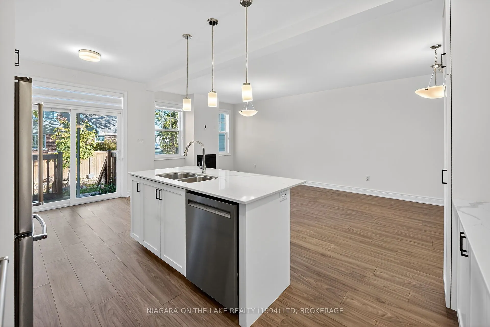 4 Paradise Grove