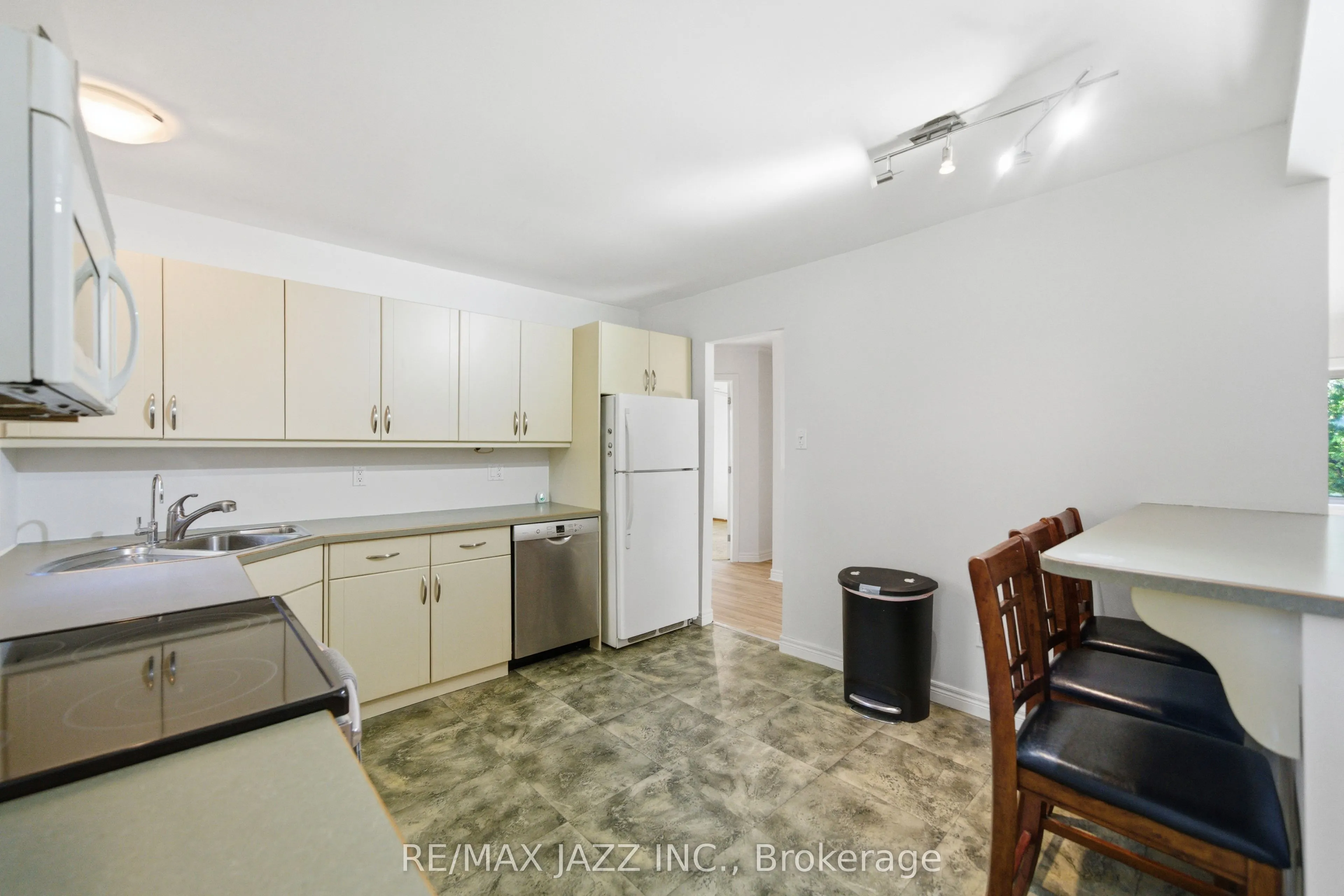 1708 Redwood Drive
