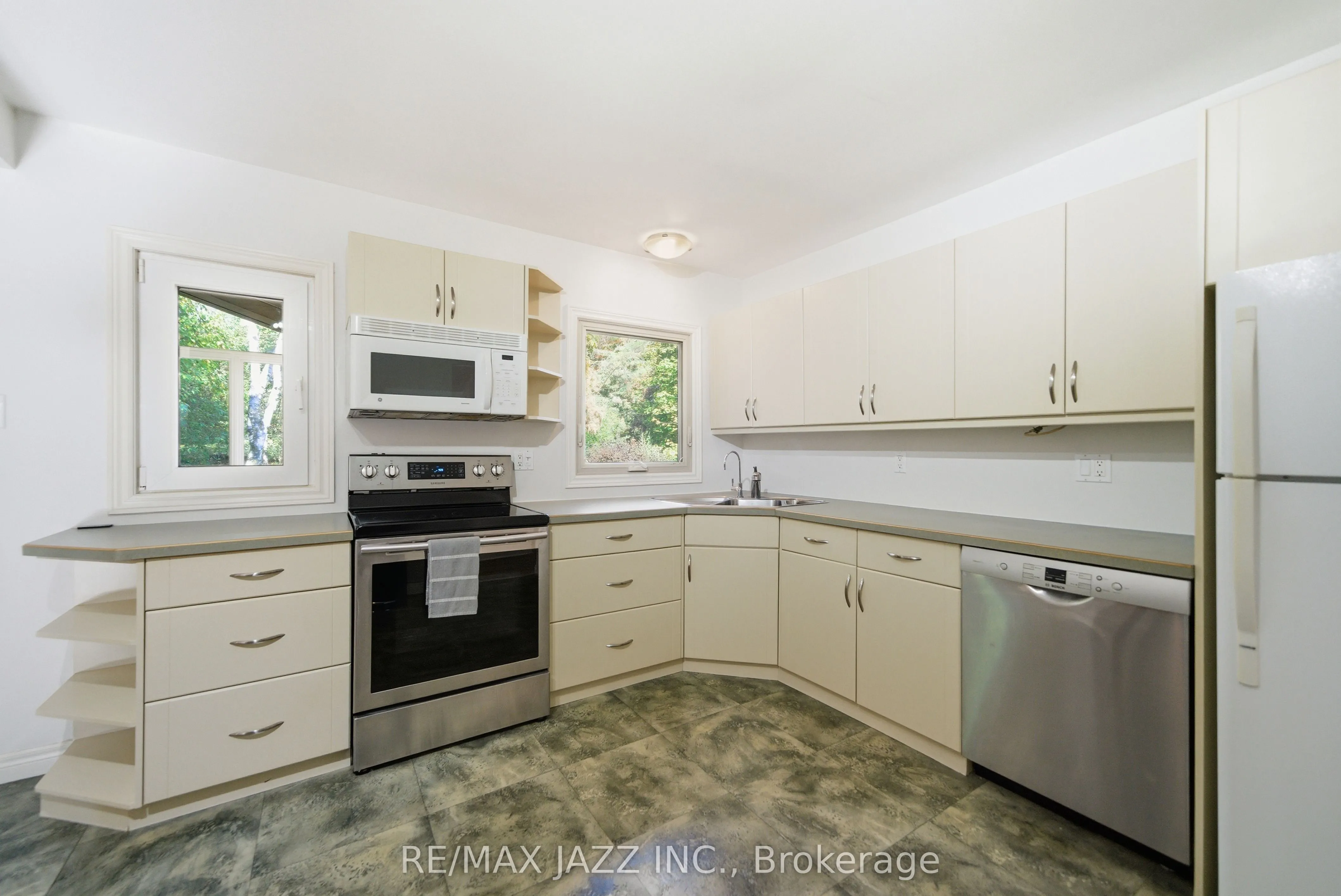 1708 Redwood Drive