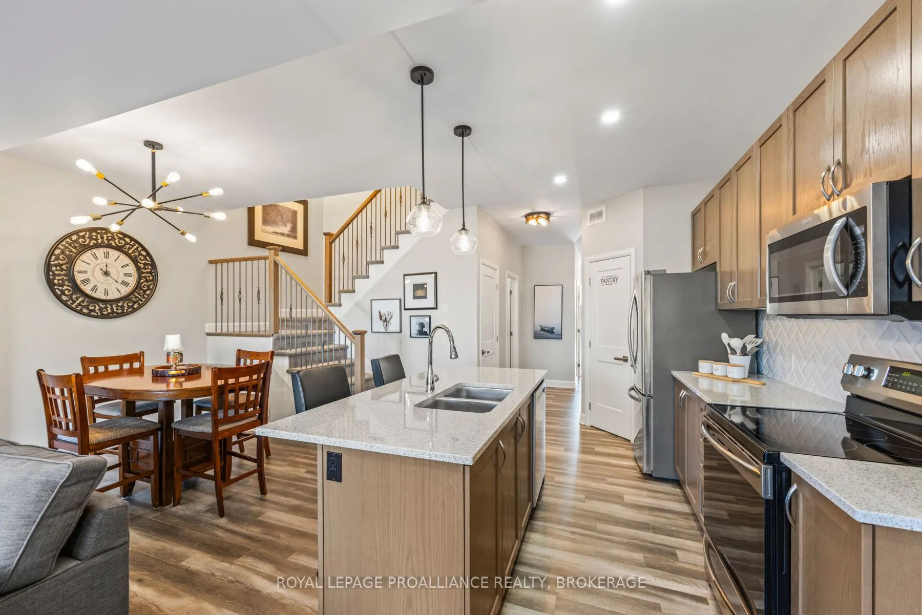 1550 Davenport Crescent
