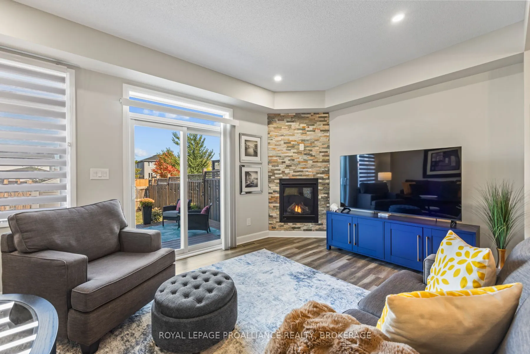 1550 Davenport Crescent