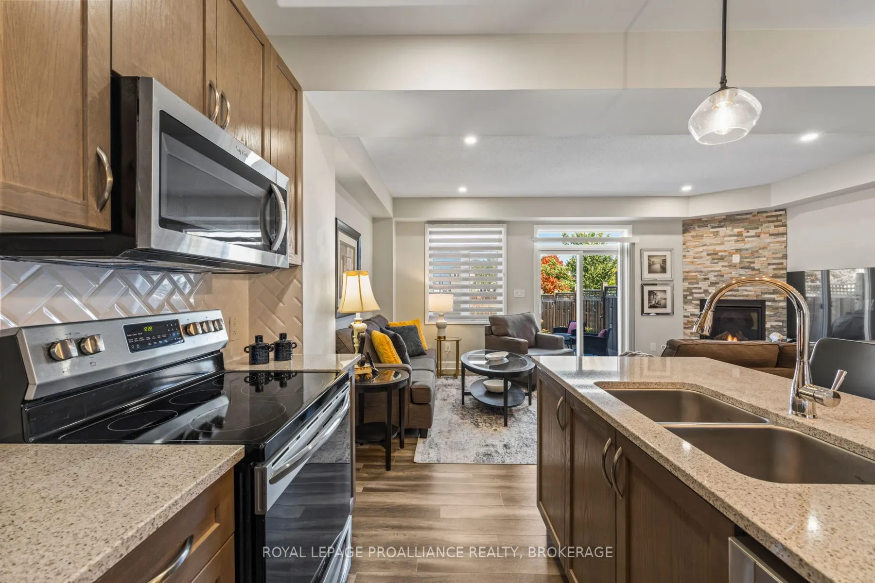 1550 Davenport Crescent