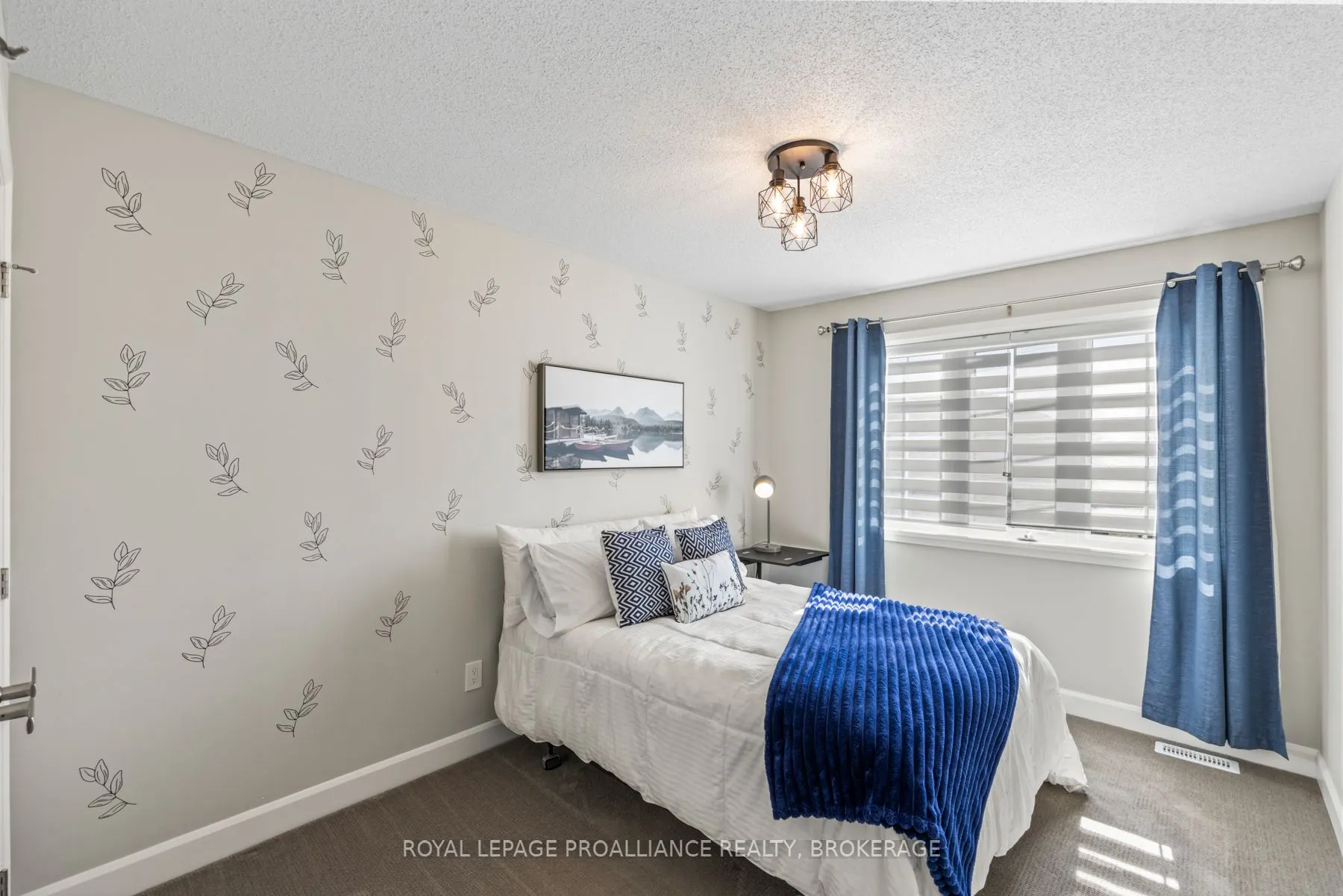 1550 Davenport Crescent