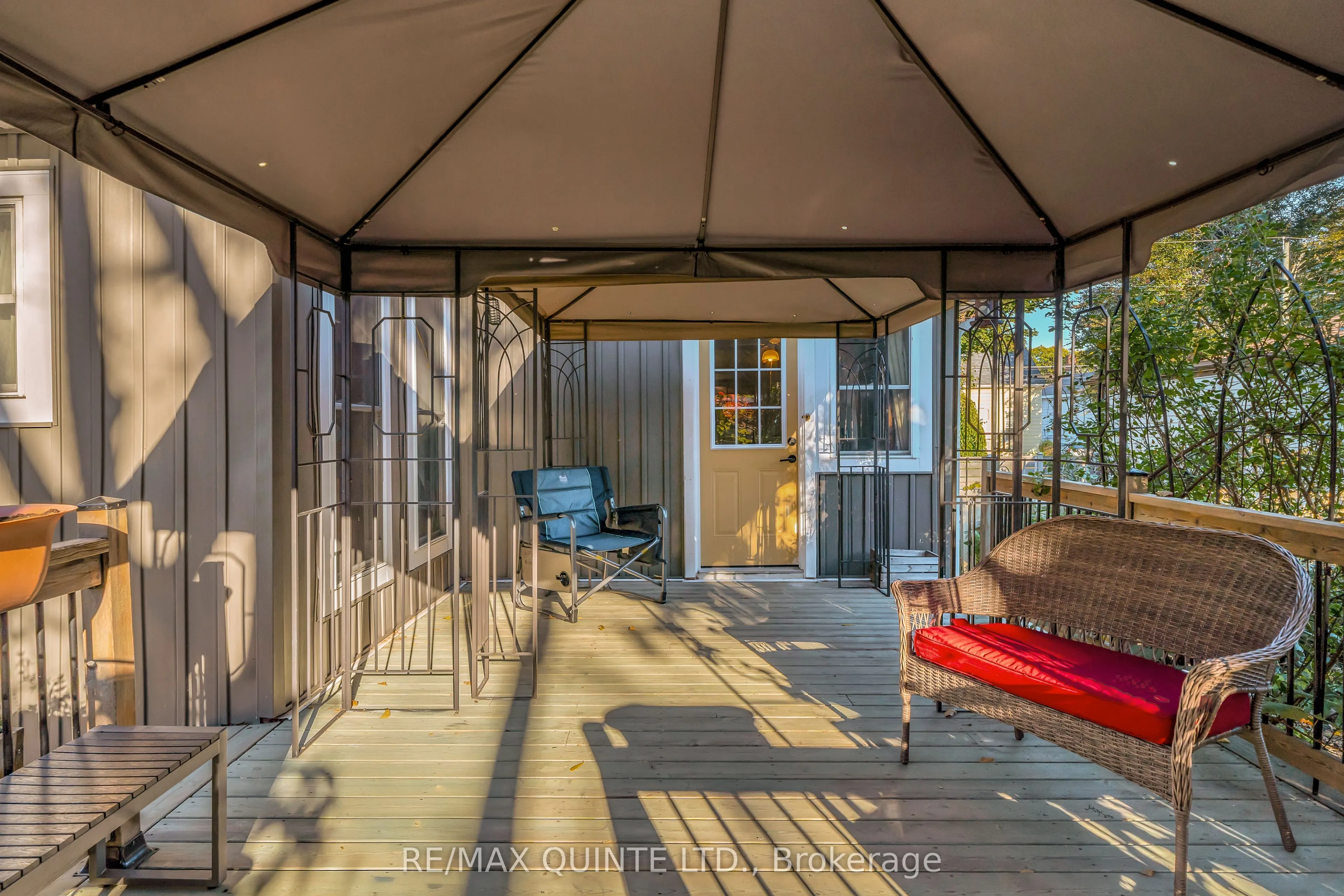 246 Foster Avenue