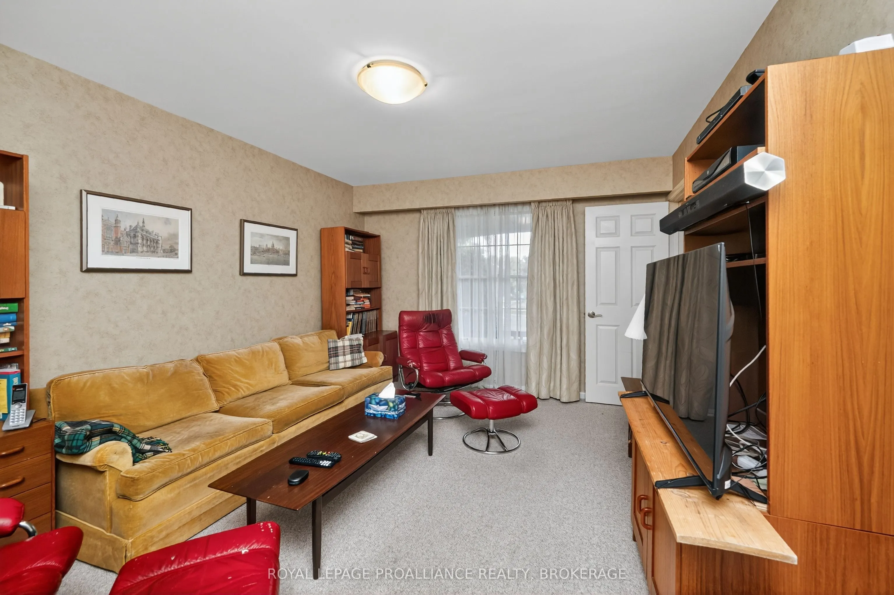 259 Fairway Hill Crescent