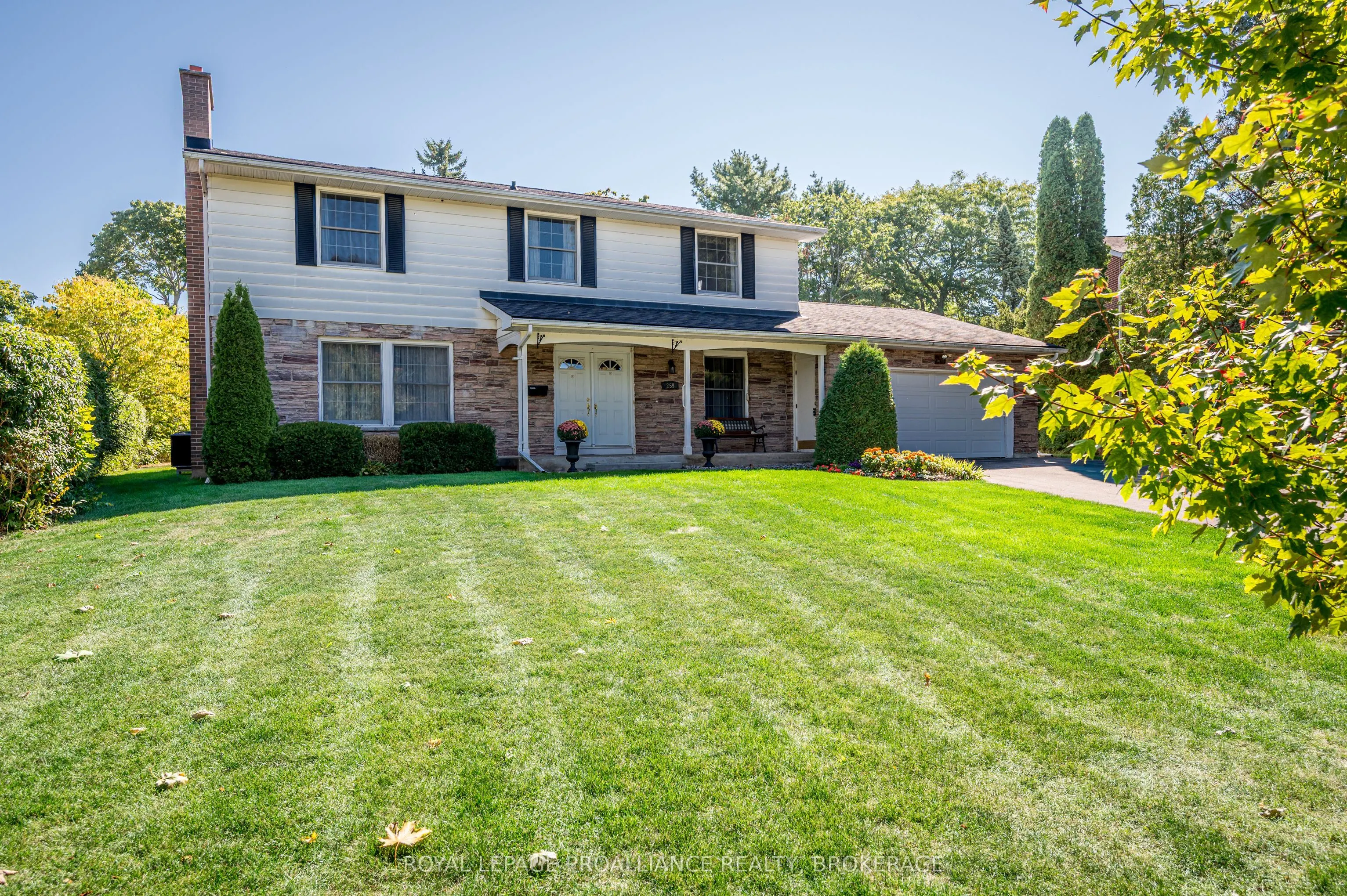 259 Fairway Hill Crescent