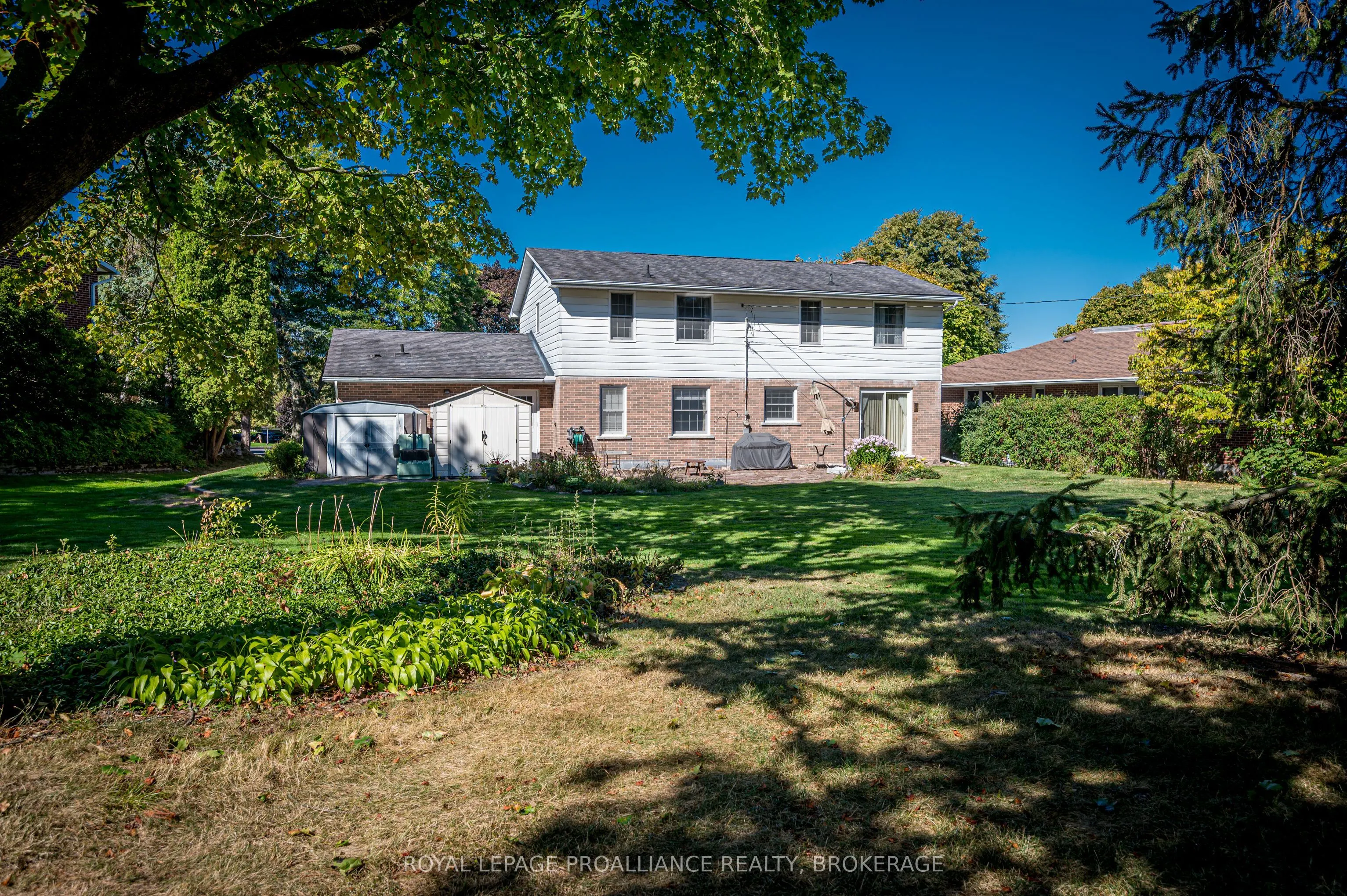 259 Fairway Hill Crescent