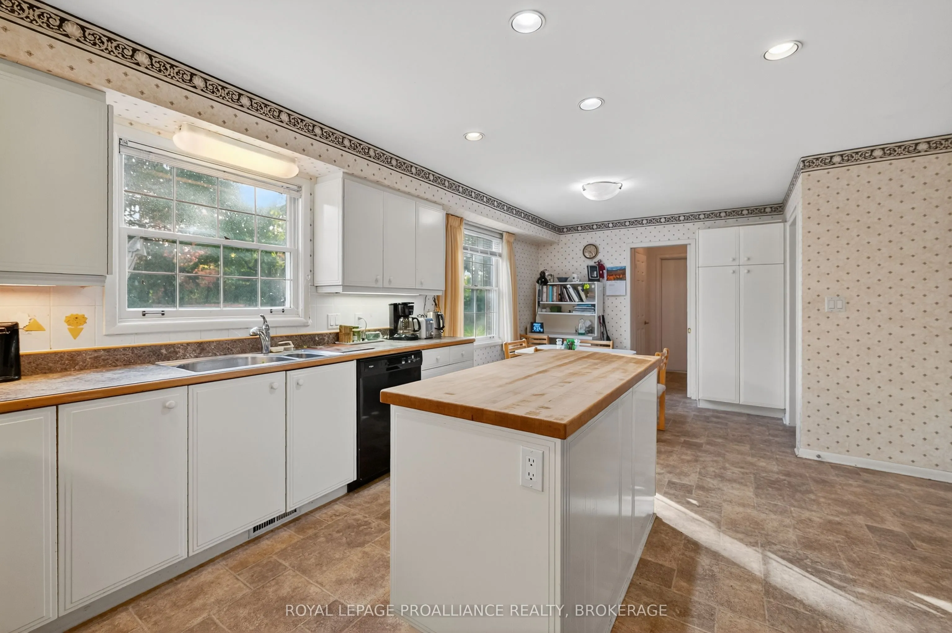 259 Fairway Hill Crescent