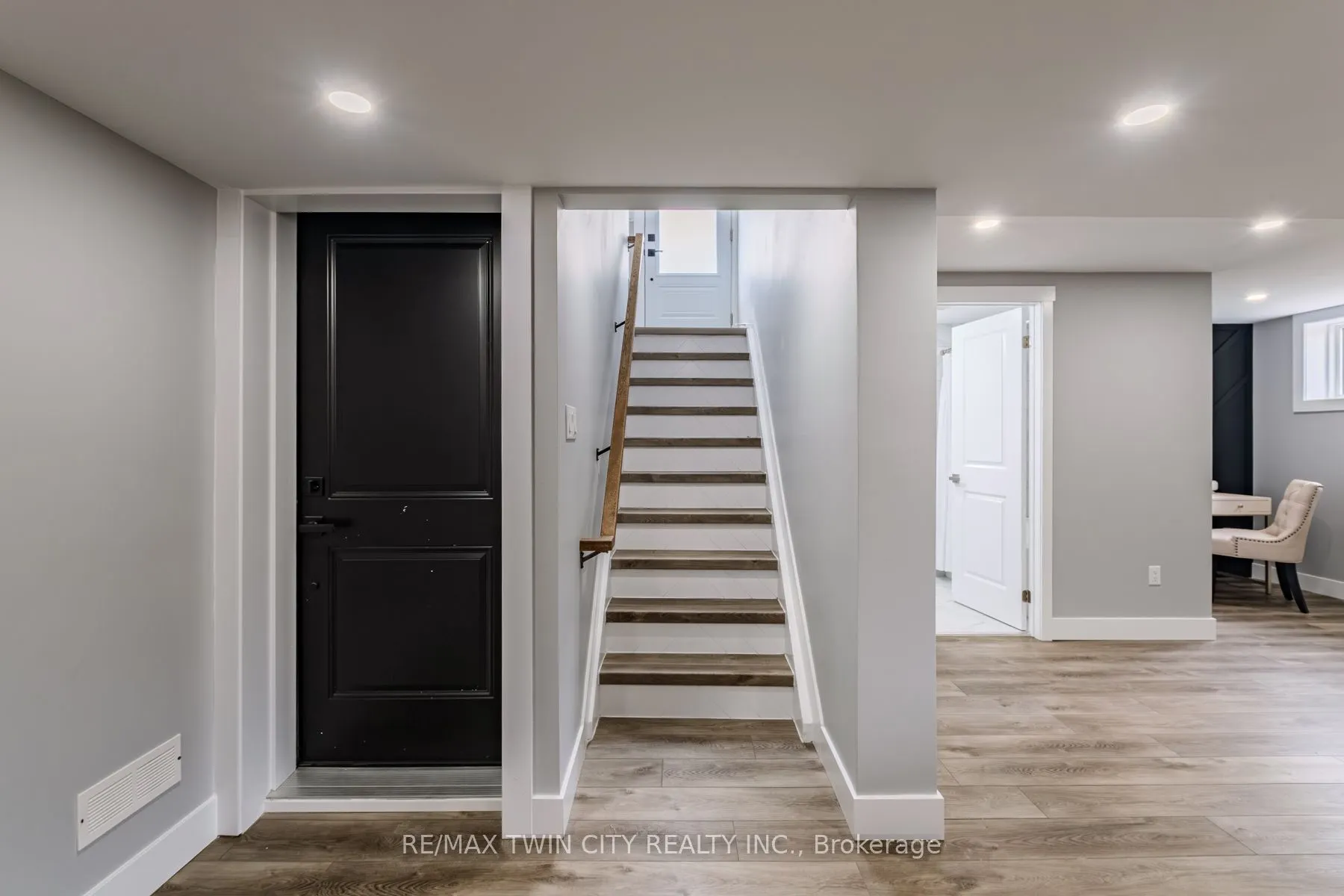 10 Uplands Drive