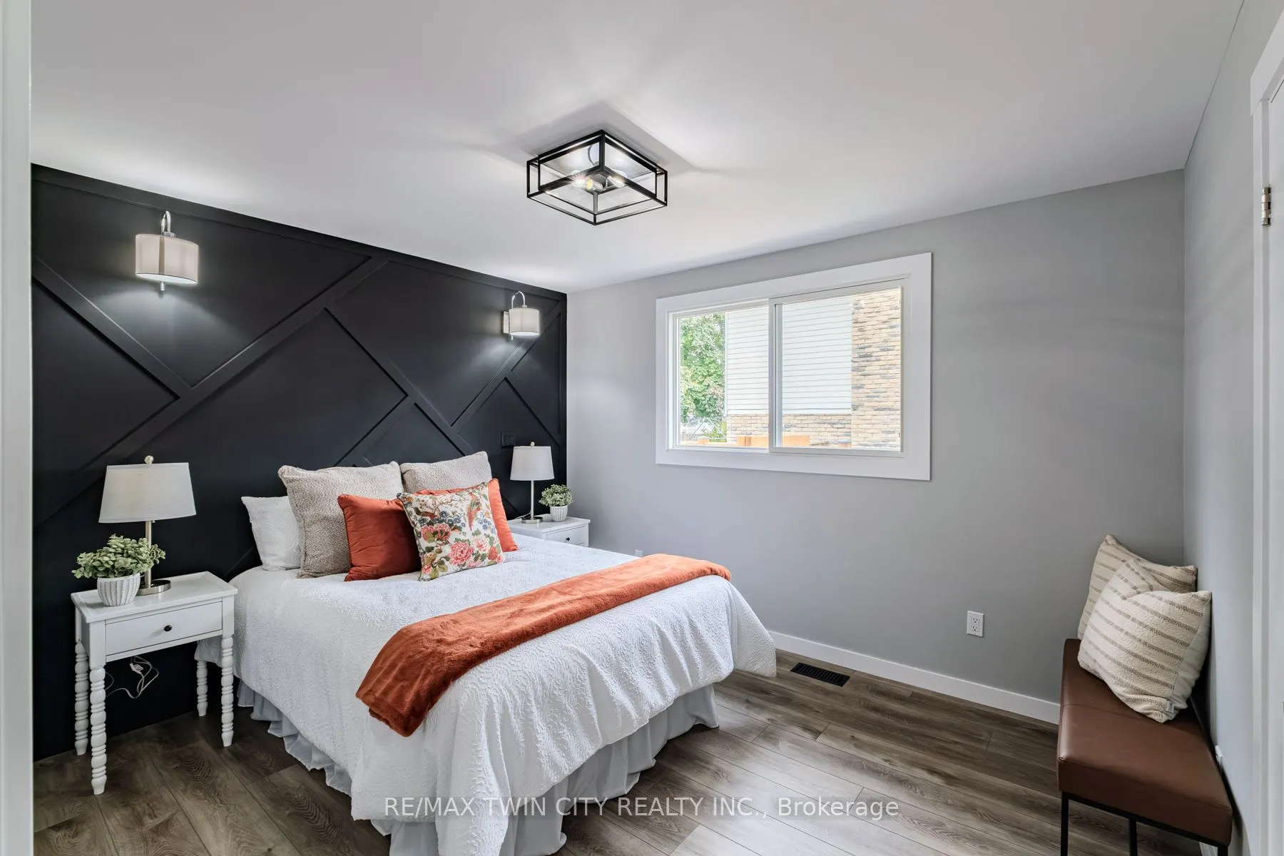 10 Uplands Drive