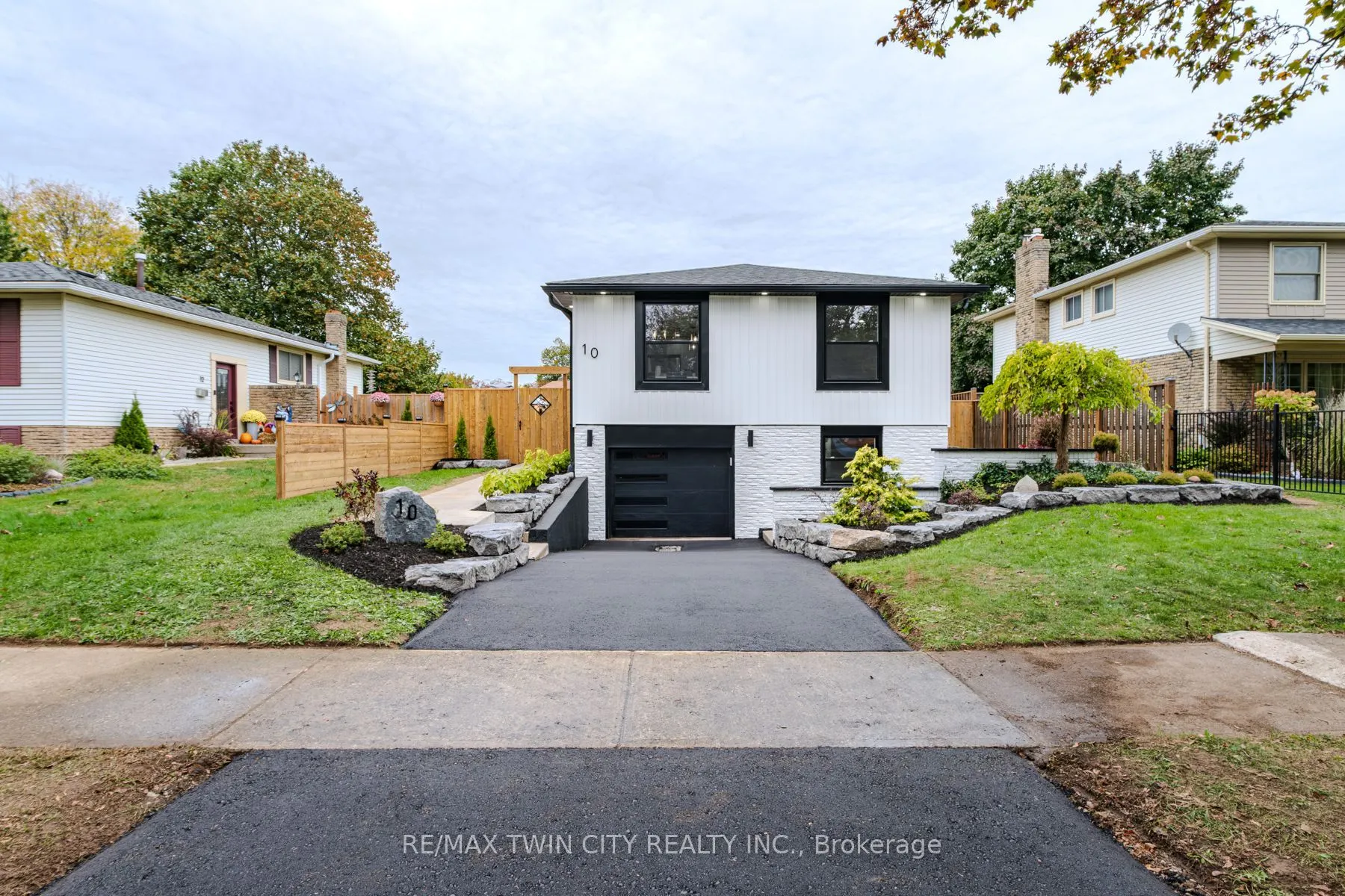 10 Uplands Drive