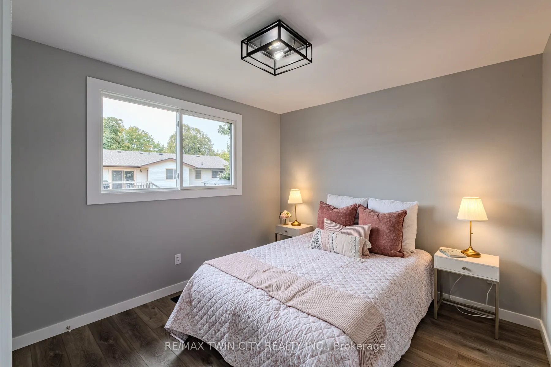 10 Uplands Drive