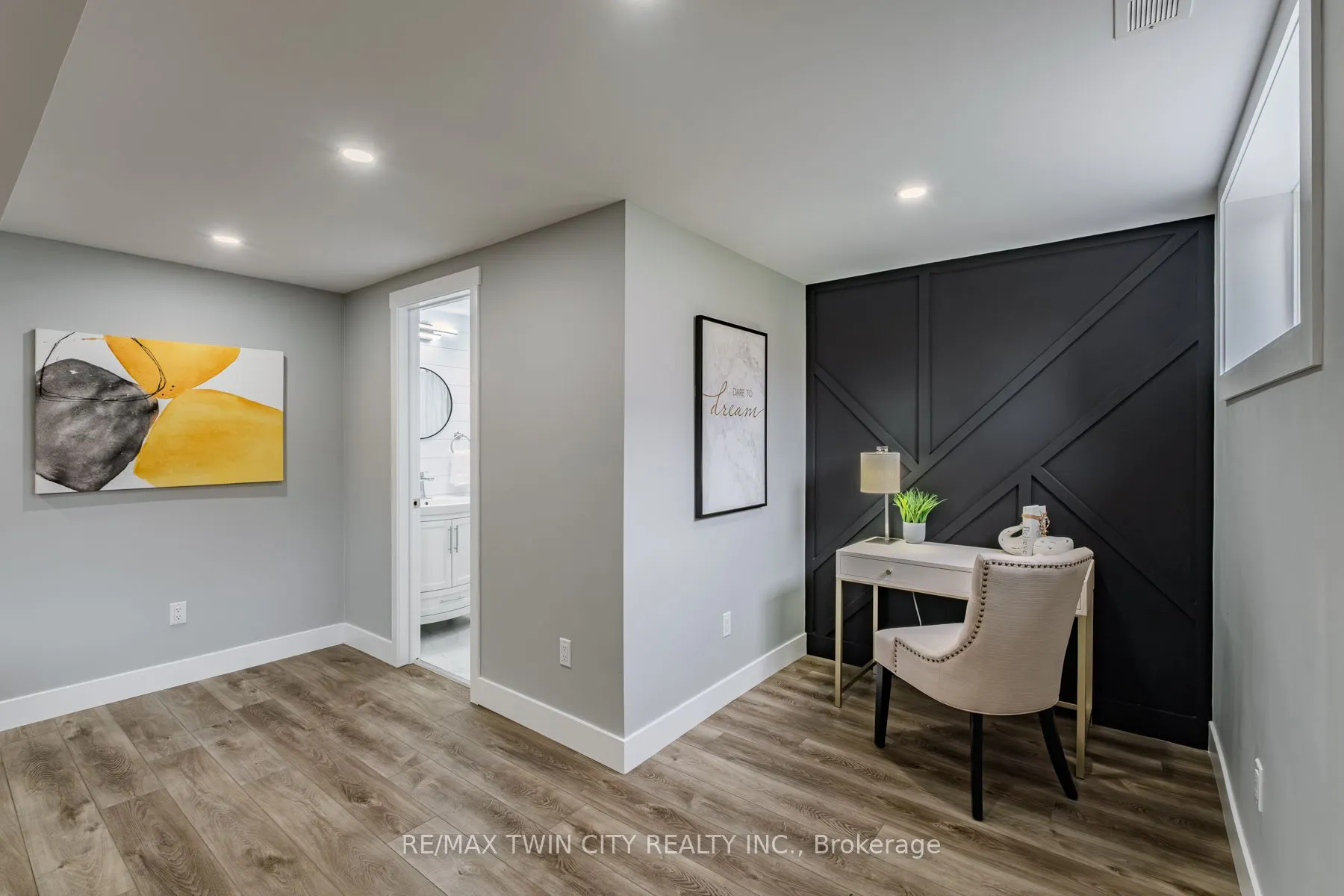 10 Uplands Drive