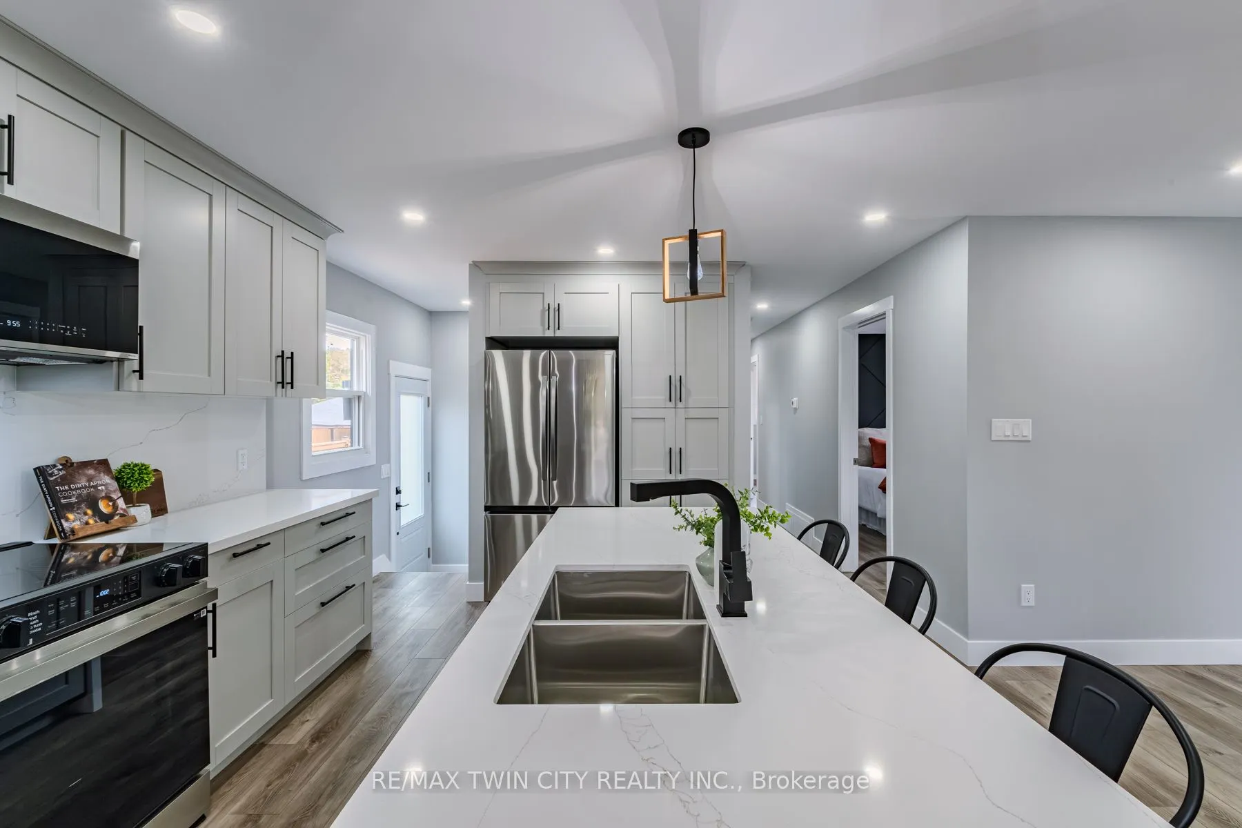 10 Uplands Drive