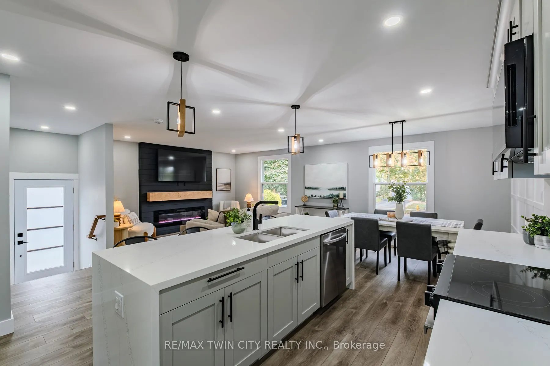 10 Uplands Drive