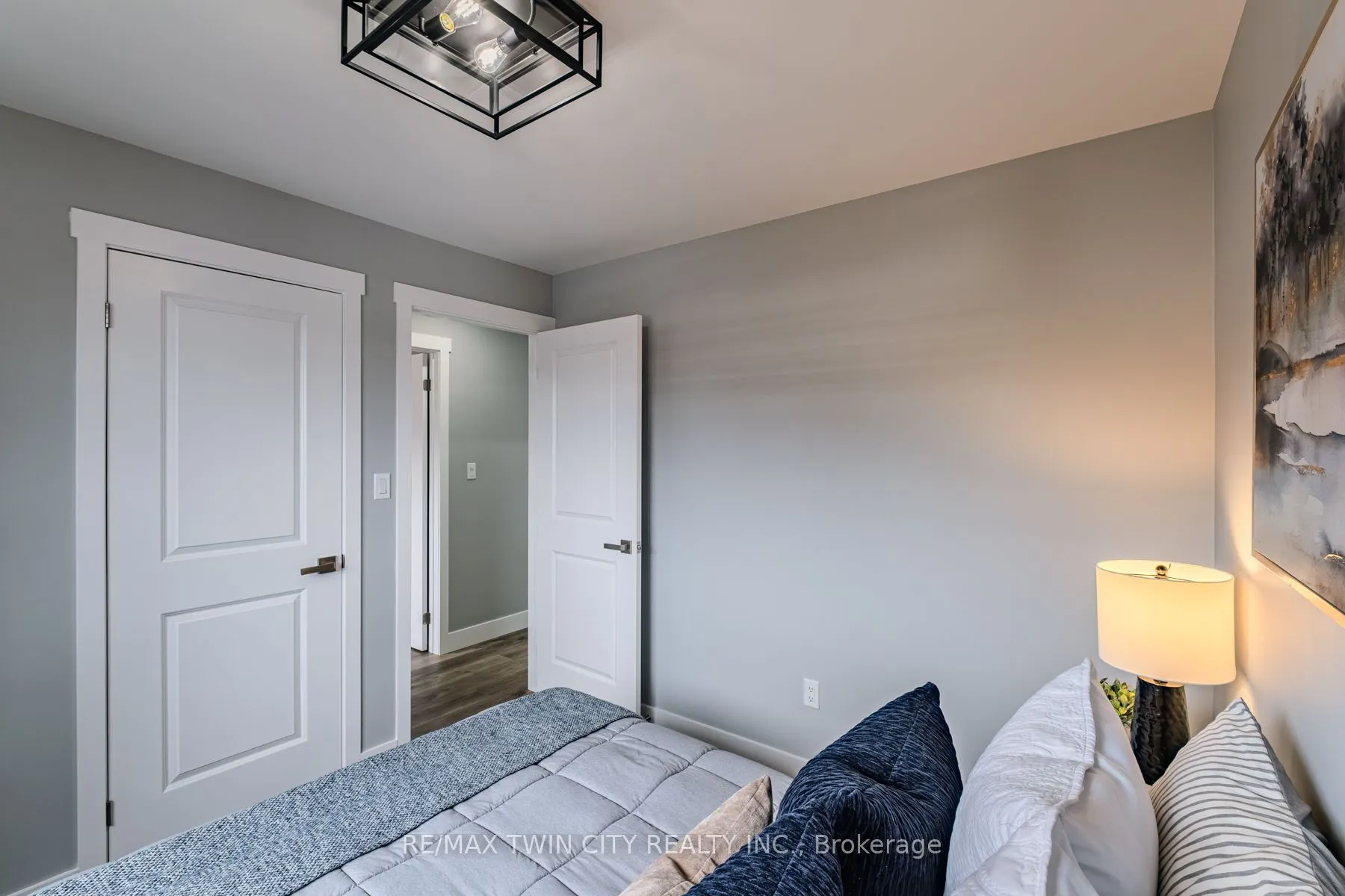 10 Uplands Drive