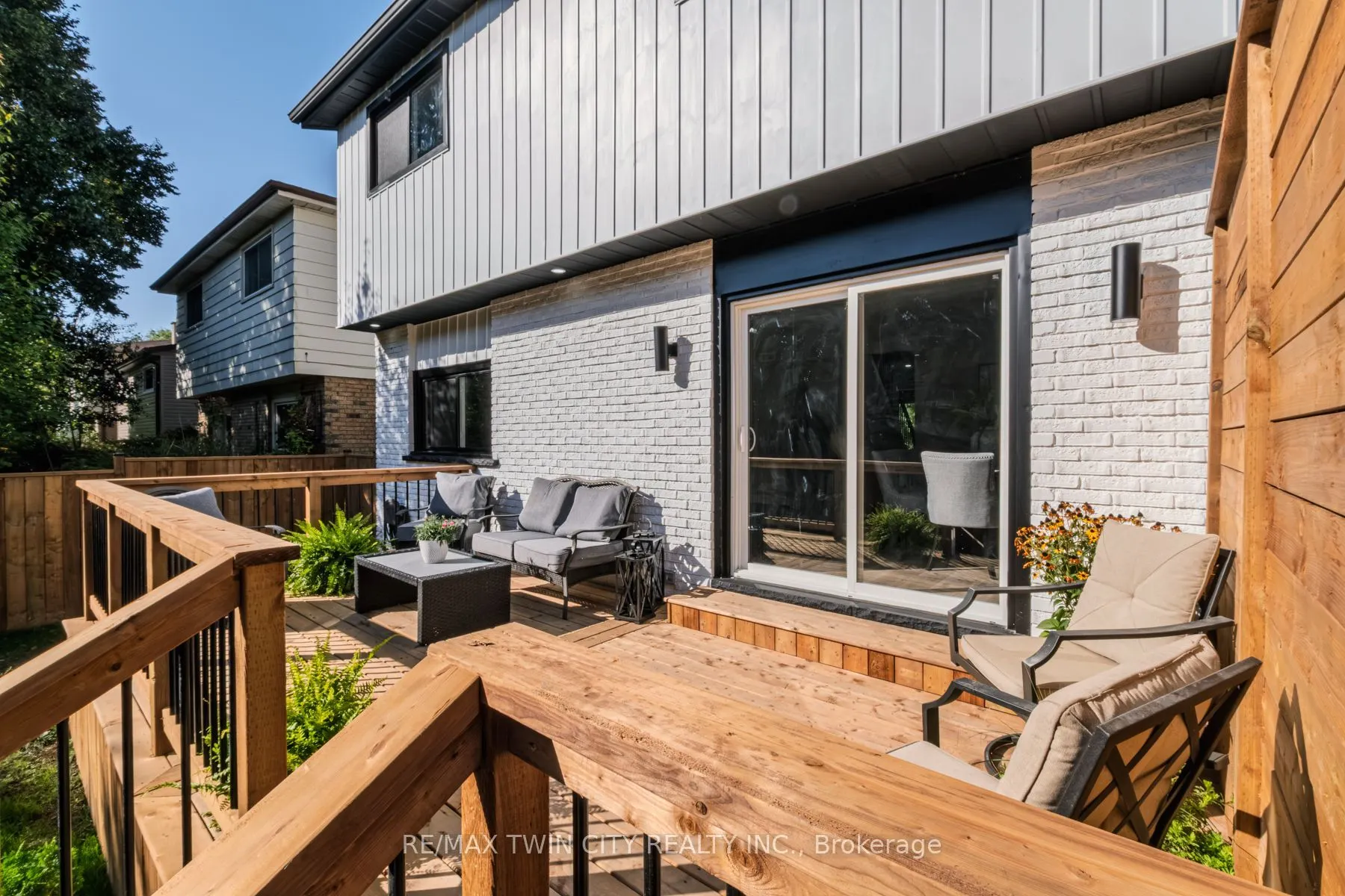 10 Uplands Drive