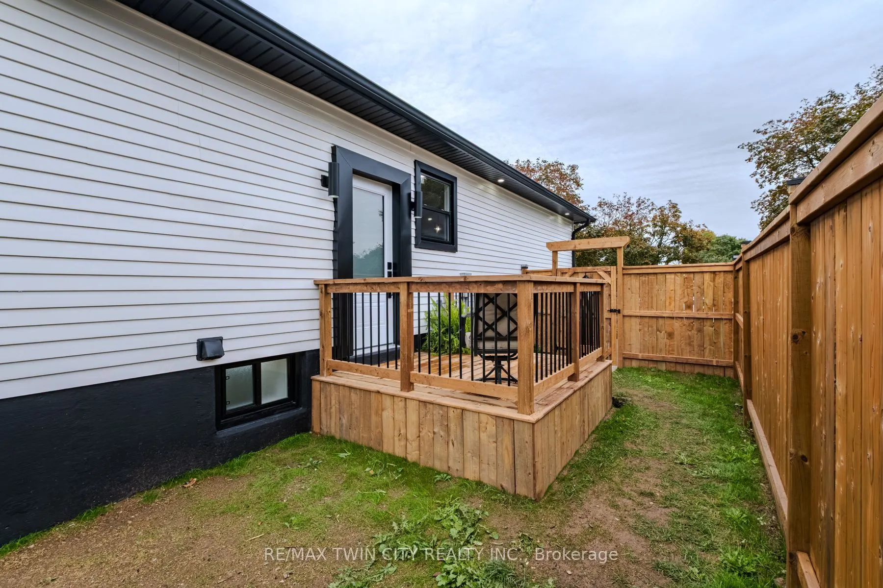 10 Uplands Drive