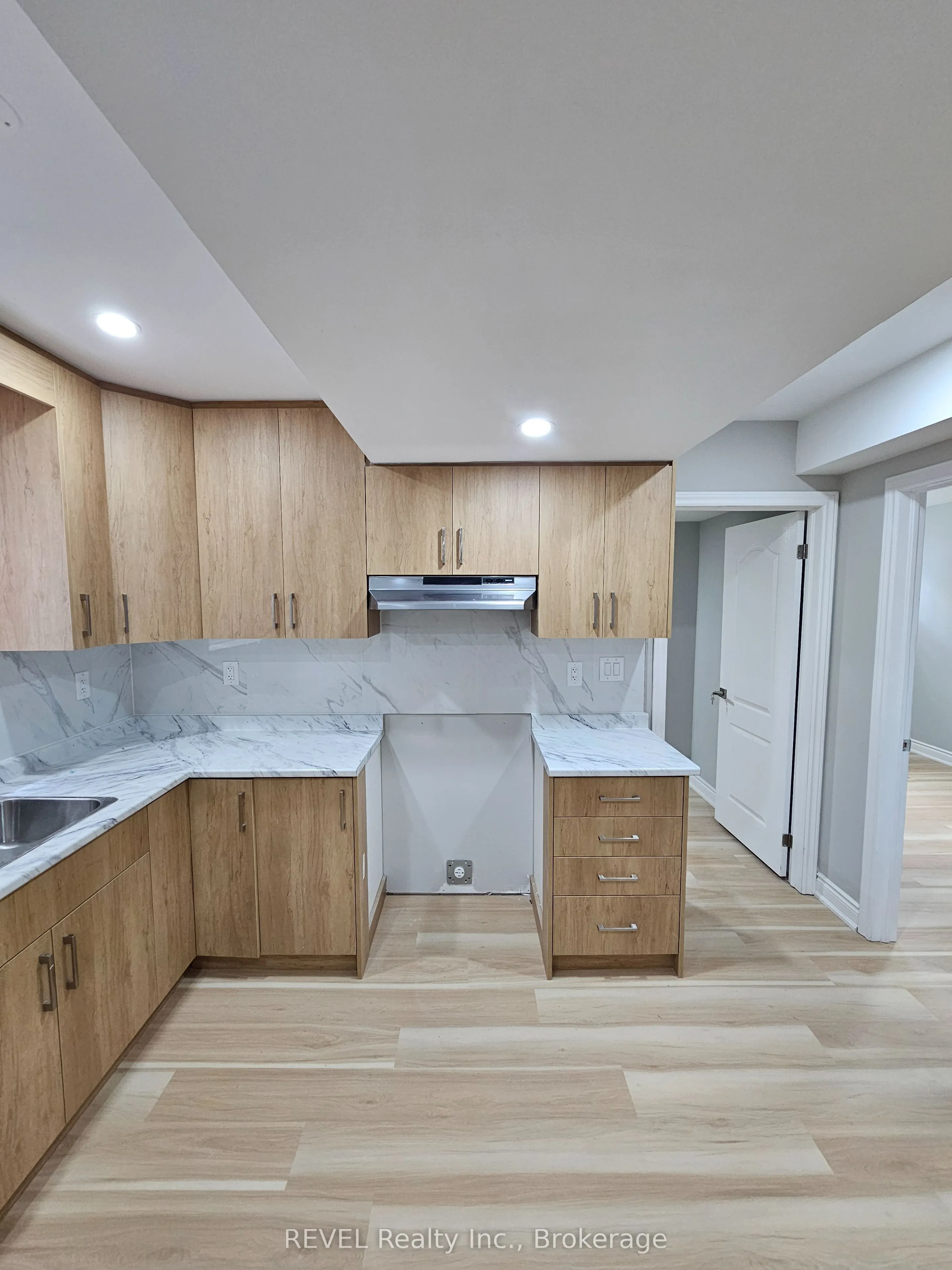54 Mclaughlin Street, #BASEMENT