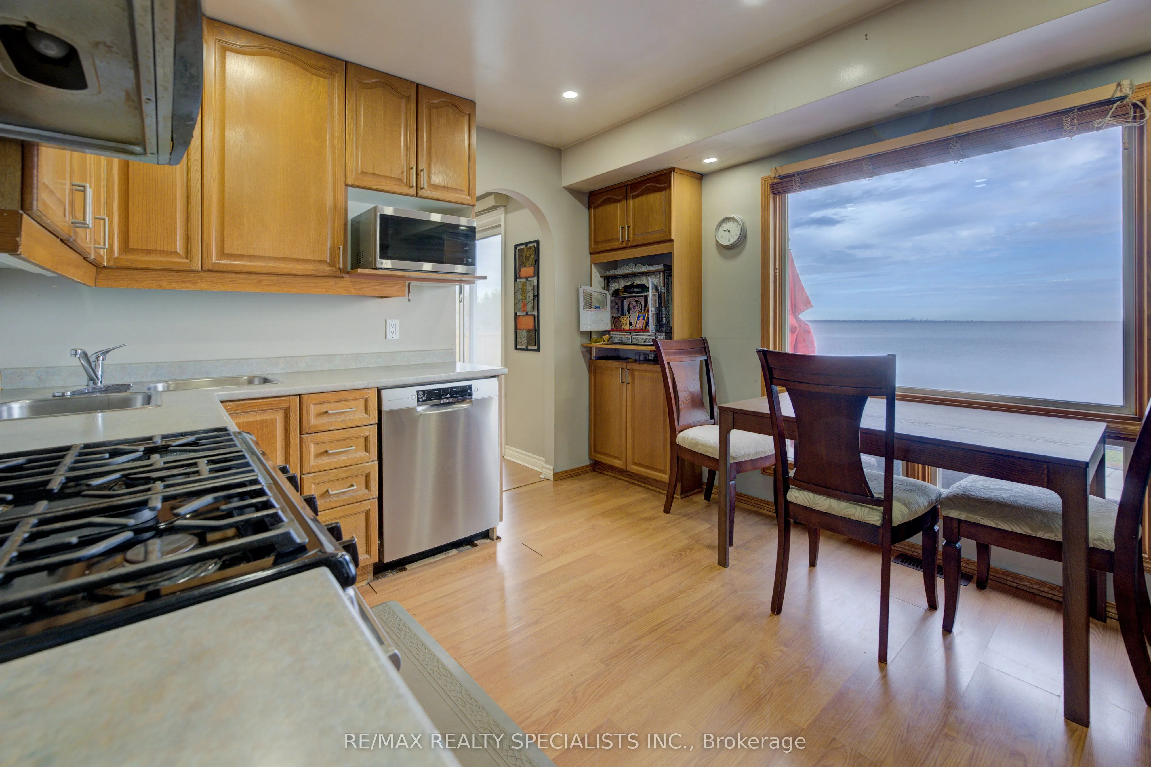 46 Seabreeze Crescent