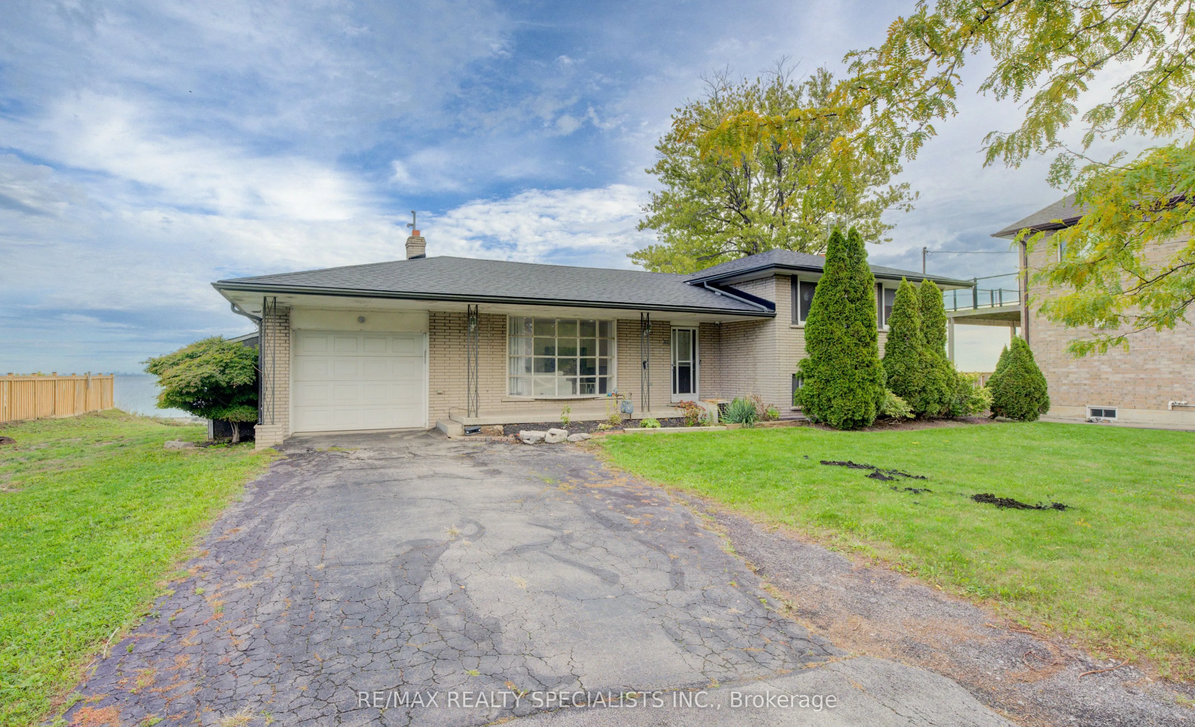 46 Seabreeze Crescent